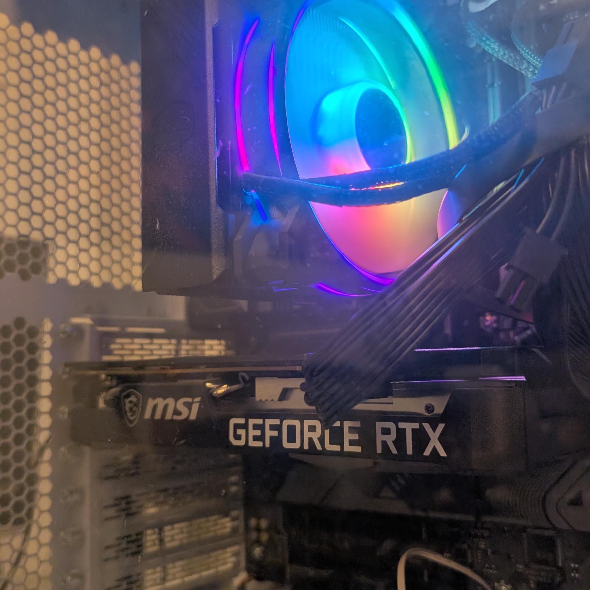 White Tempered Glass Ryzen 7 7700X 8-core RTX 3060 12GB 32GB DDR5