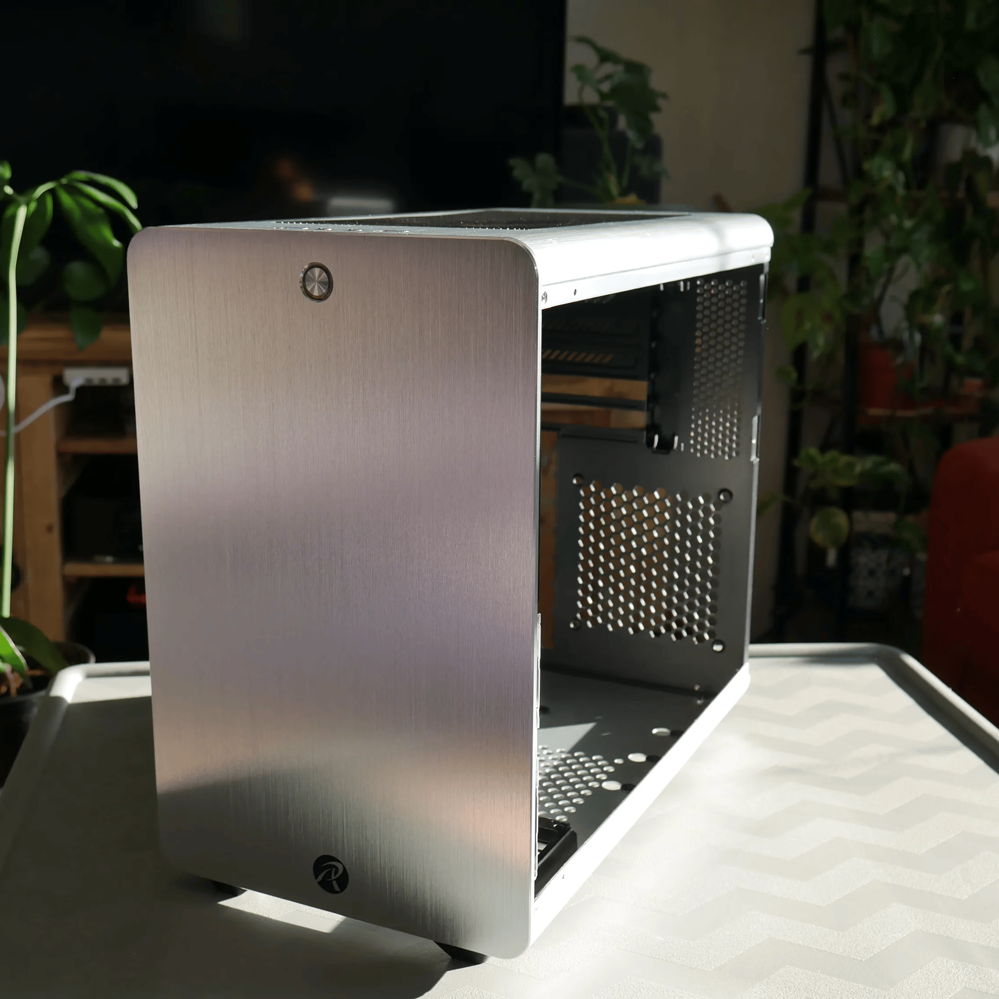 Raijinetek STYK Mini Tower Case- Silver