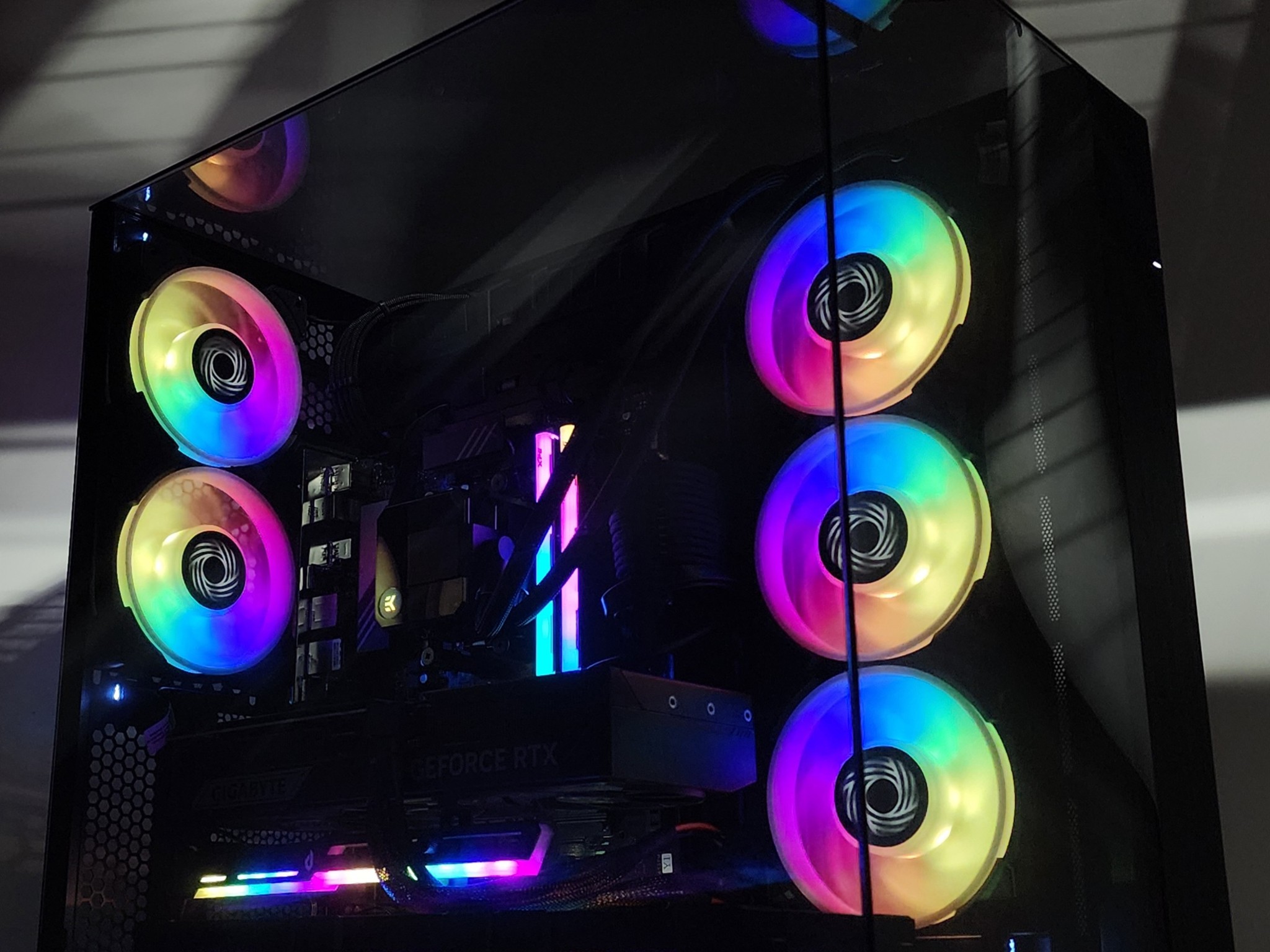 Gaming PC Ryzen 7 9700X 32GB RAM 2TB SSD RTX 5070 Ti 16GB Windows 11 Computer