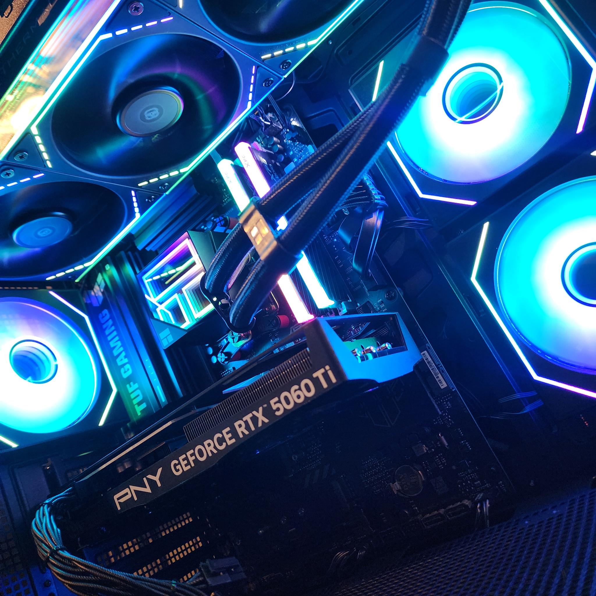 RTX 5060 Ti / Ryzen 9 9900X / 32GB DDR5 RAM / 1TB NVMe SSD
