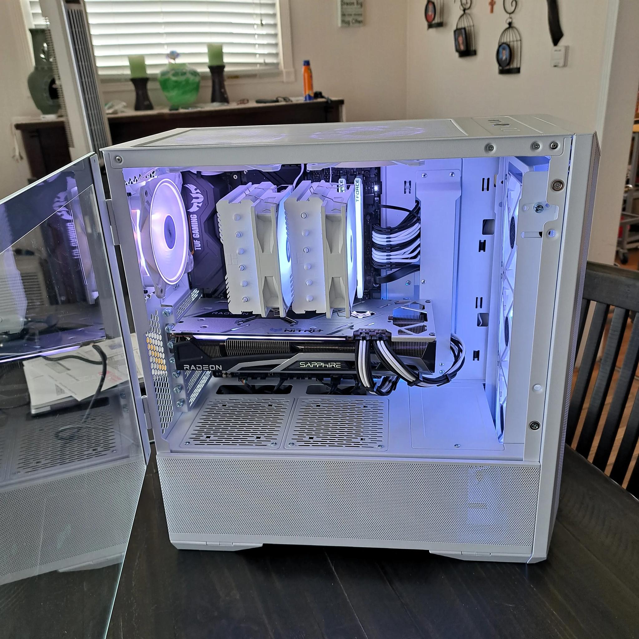 |🍪The Oreo🍪| Mid-High End Gaming PC