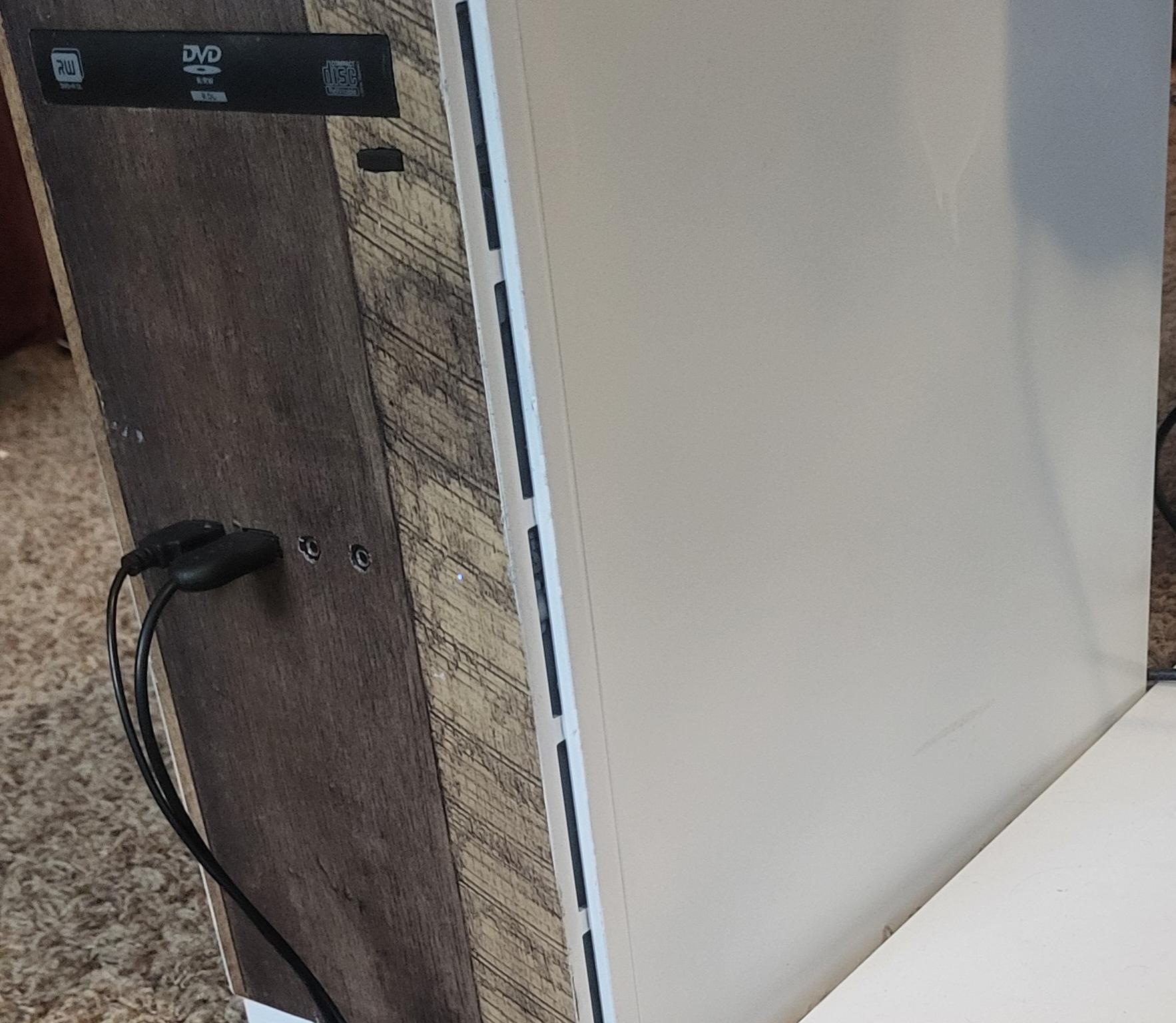 RTX Budget gaming pc: White and Wood case