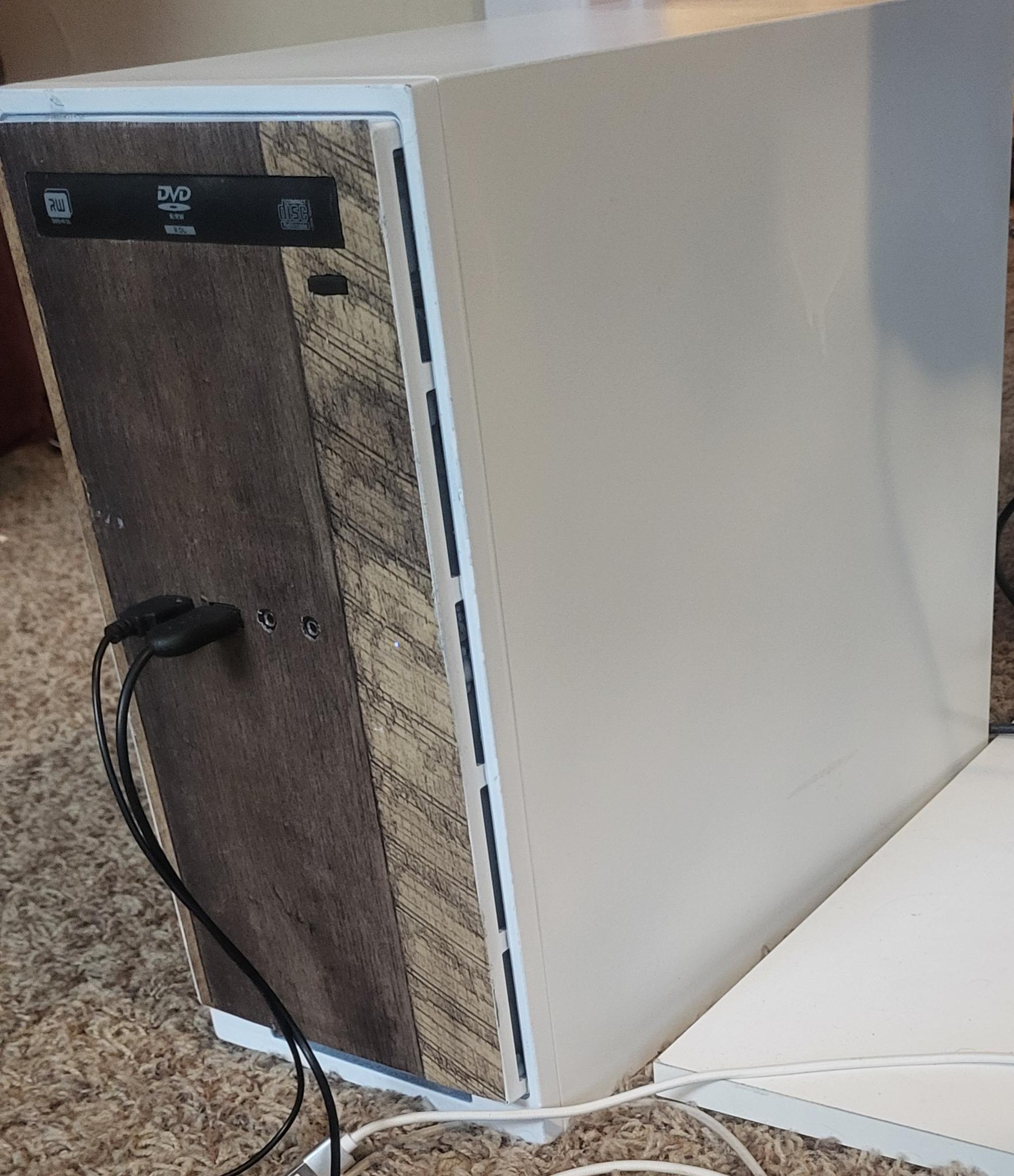 RTX Budget gaming pc: White and Wood case