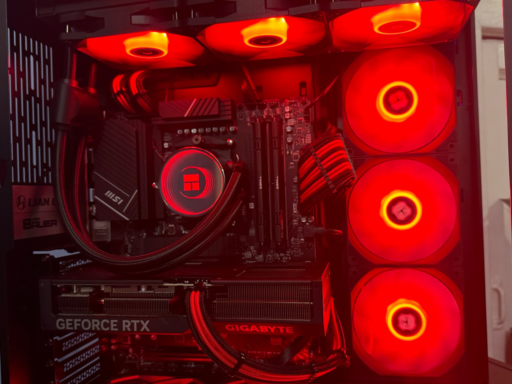 🔴⚫️Black Box⚫️🔴 RTX 4070 | Ryzen 7 7700X | 32GB DDR5 | 1TB SSD