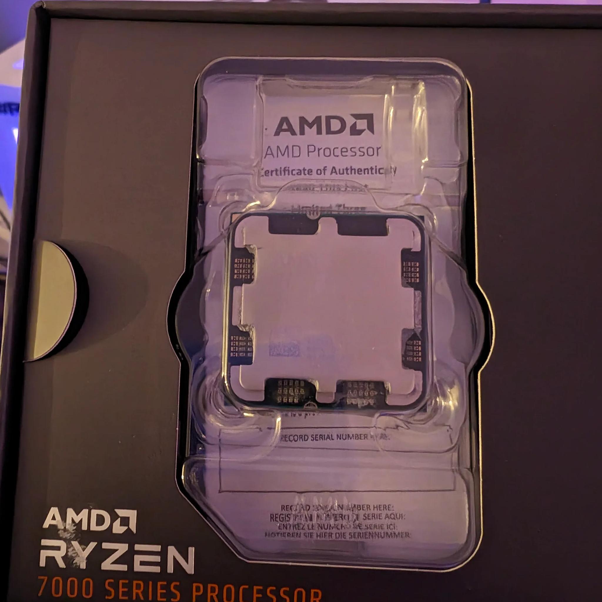 Ryzen 7 7800X3D and 32 GBs of DDR5 5200 - READ DESCRIPTION -