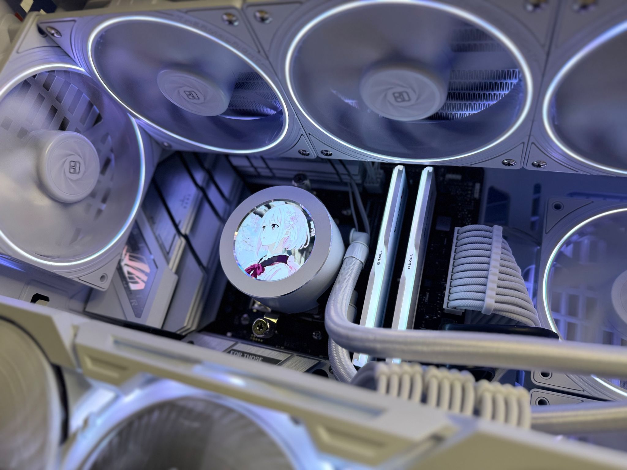 🪐Halo |Ryzen 7 7800X3D, RX 7900 XTX, 32GB DDR5, 2TB SSD nVme | 4K Gaming PC