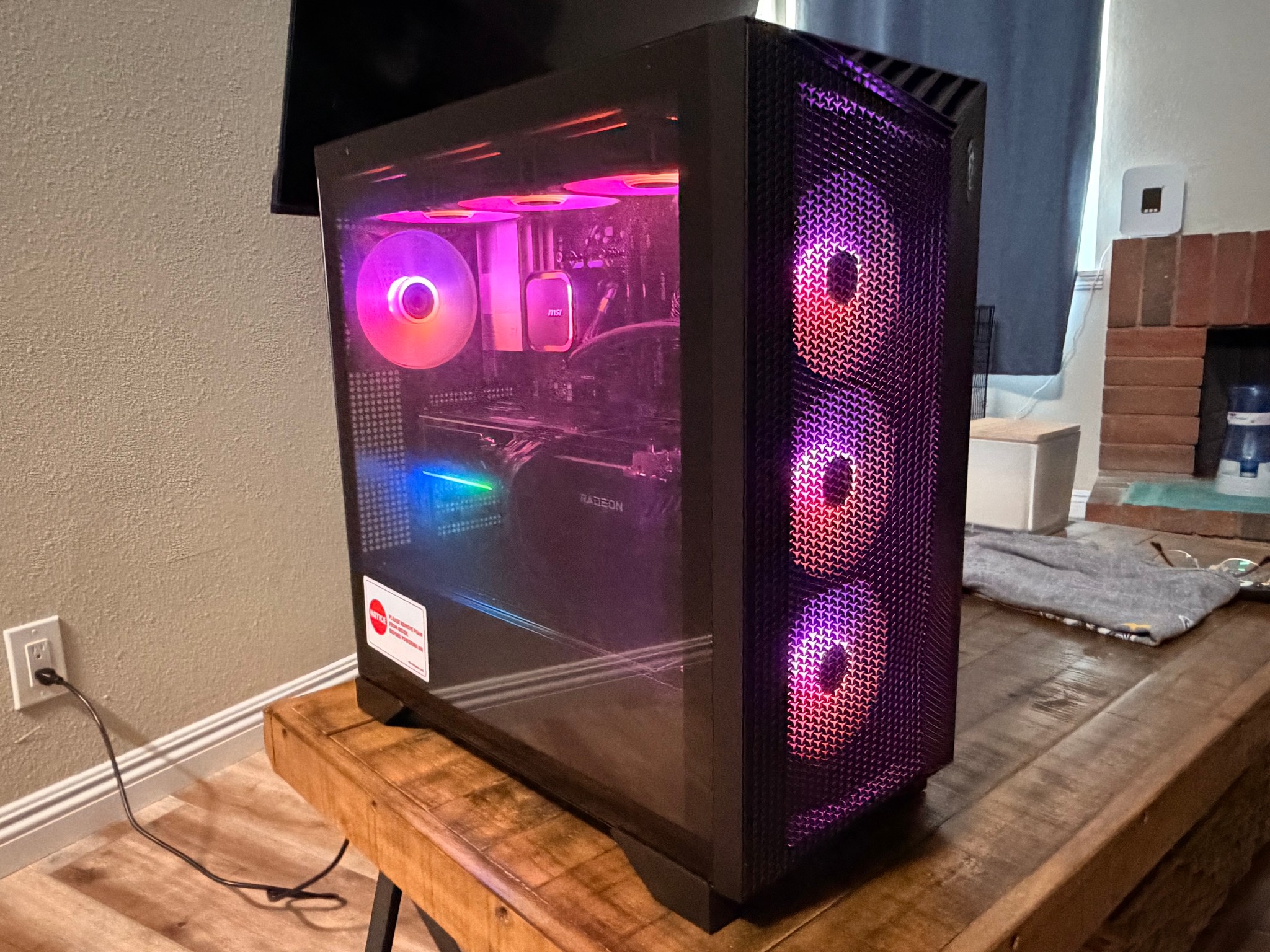 MSI Aegis Gaming PC – Ryzen 9 9900X / RX 9070 XT 16GB / 32GB DDR5 / 2TB SSD