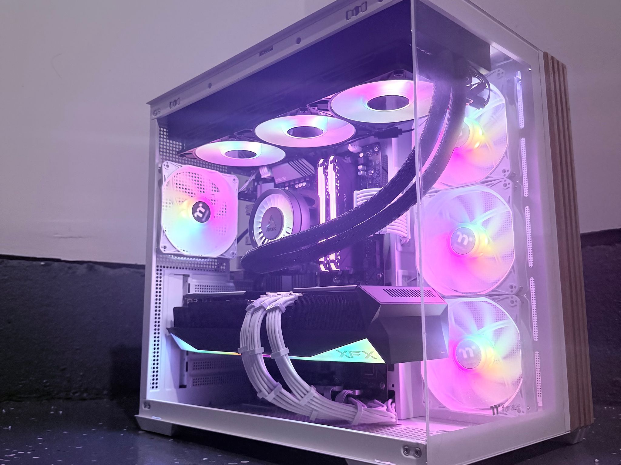❄️"Arctic Aurora"🌈 | 4K Gaming | RX 9070XT 16GB | Ryzen 7 5800X3D | 32GB Ram | 2TB+2GB SSD | Free