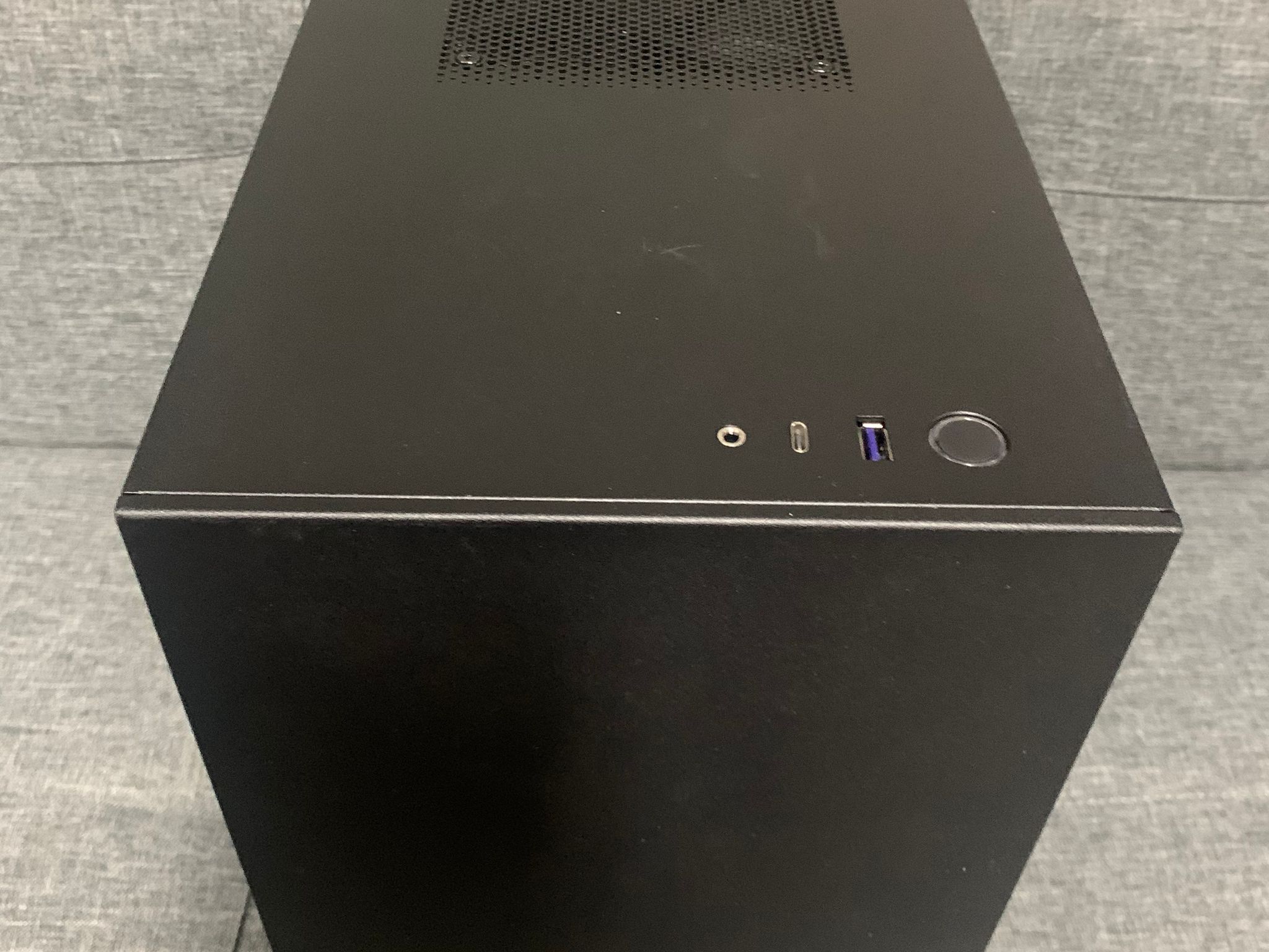 NZXT H210i Mini ITX Case (NEW)