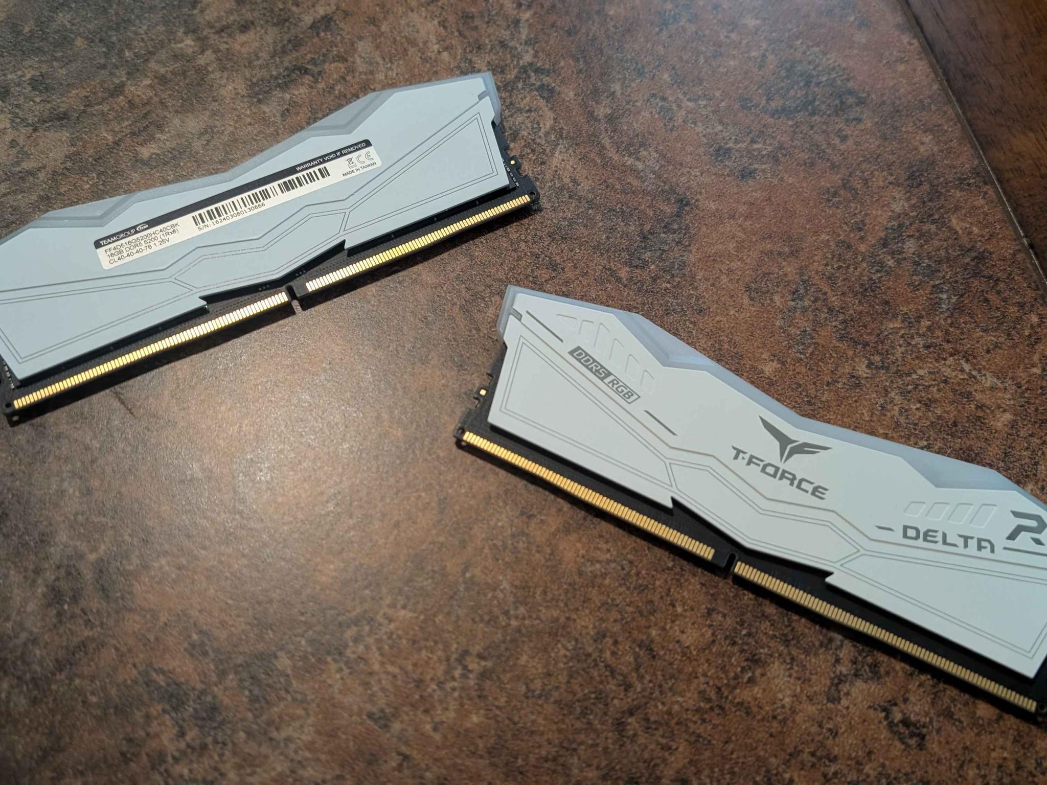T-Force Delta RGB 32GB (2 x 16GB) DDR5 5200