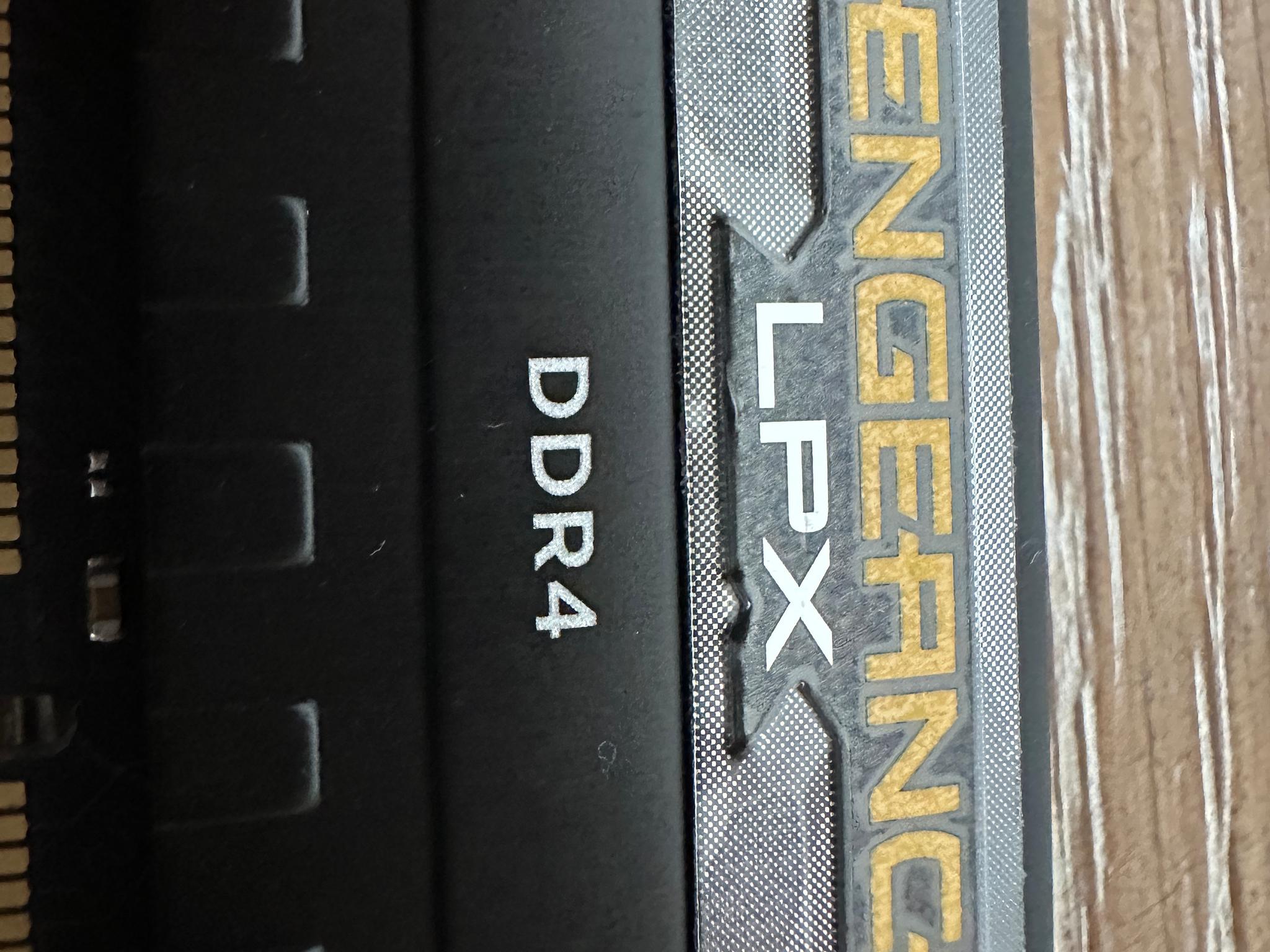 MASSIVE SALE! 32 GB DDR4 Corsair Vengeance LPX 3600MT/s