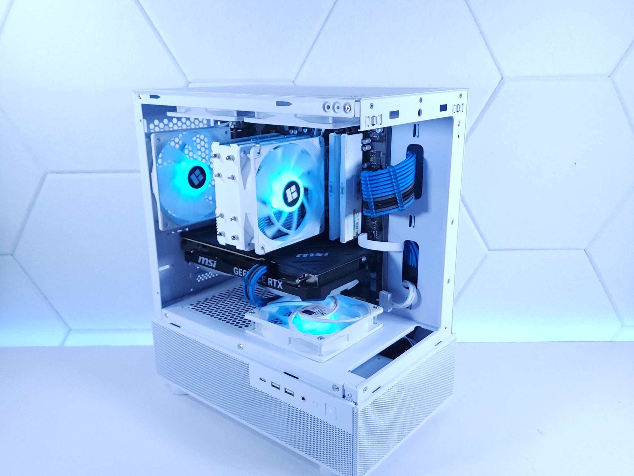 💙🤍RTX 4070 || Ryzen 5 7500F || 2TB NVMe SSD || 32GB 6000MHz DDR5 || 1440p Gaming Computer