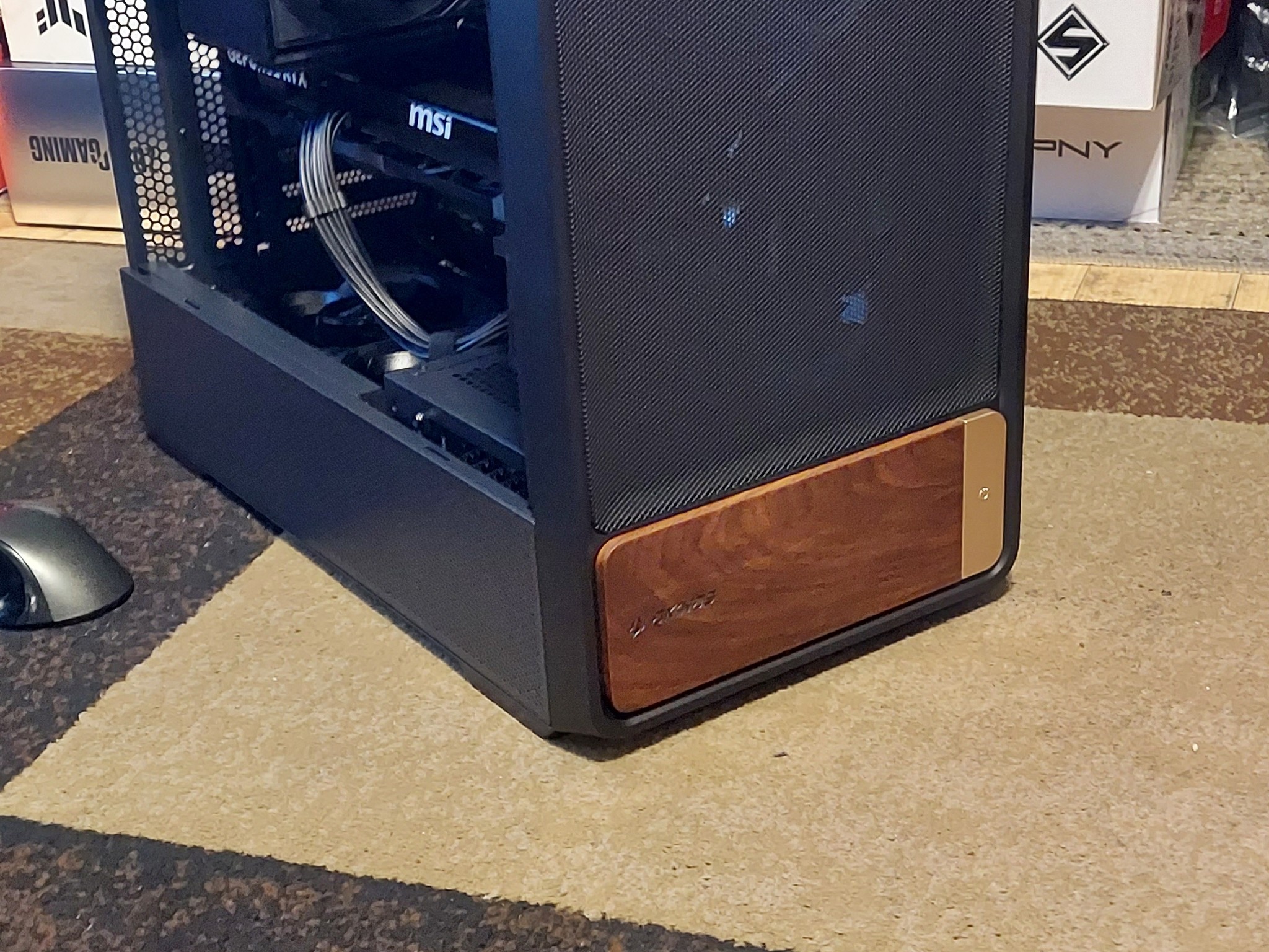 MSI Stealth 9800X3D/RTX 5070Ti Gaming PC