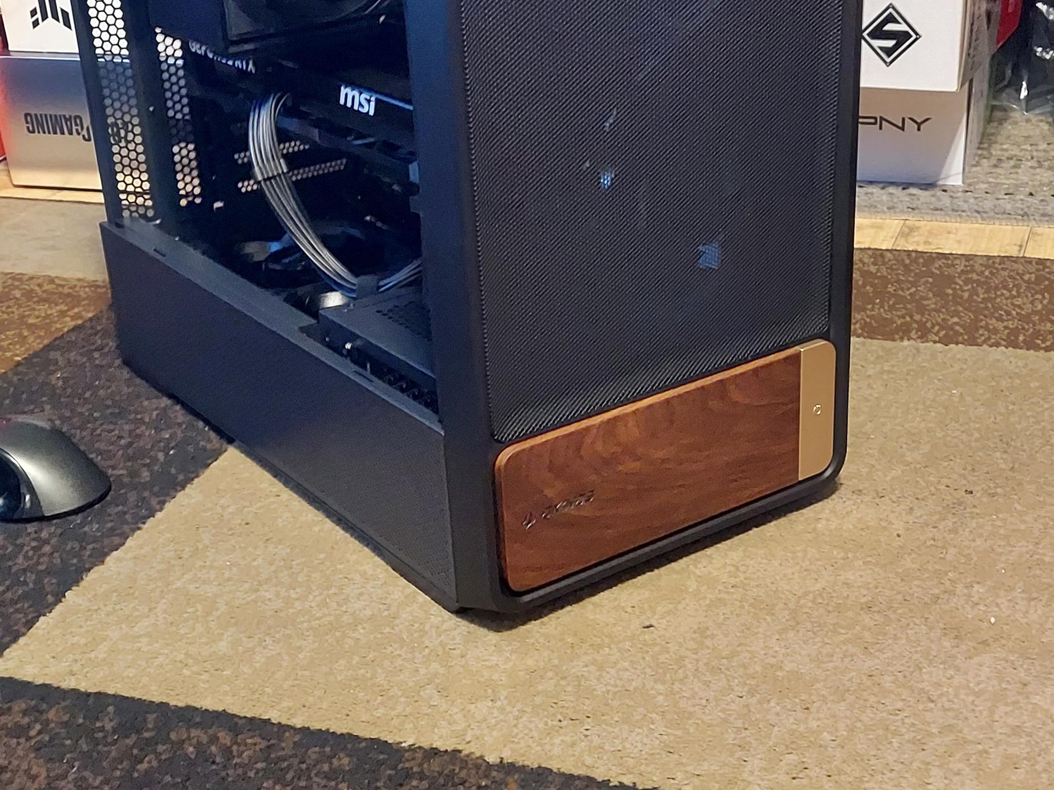 MSI Stealth 9800X3D/RTX 5070Ti Gaming PC