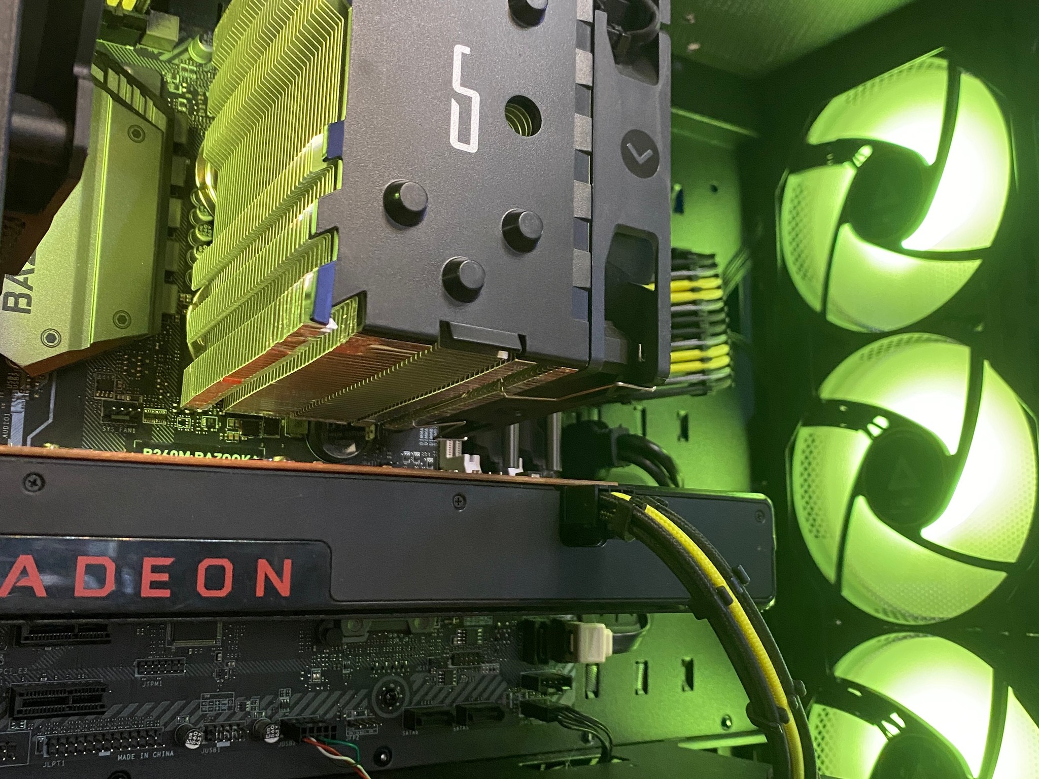 Raze | i5-8400 RX580 Gaming PC