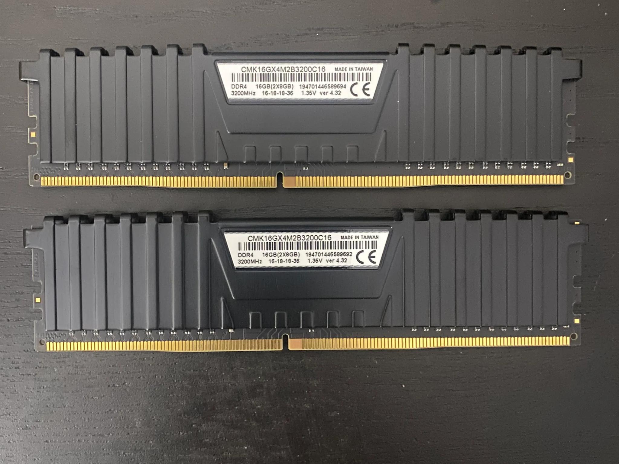 Used Corsair Vengeance LPX DDR4 16GB 3200MHz