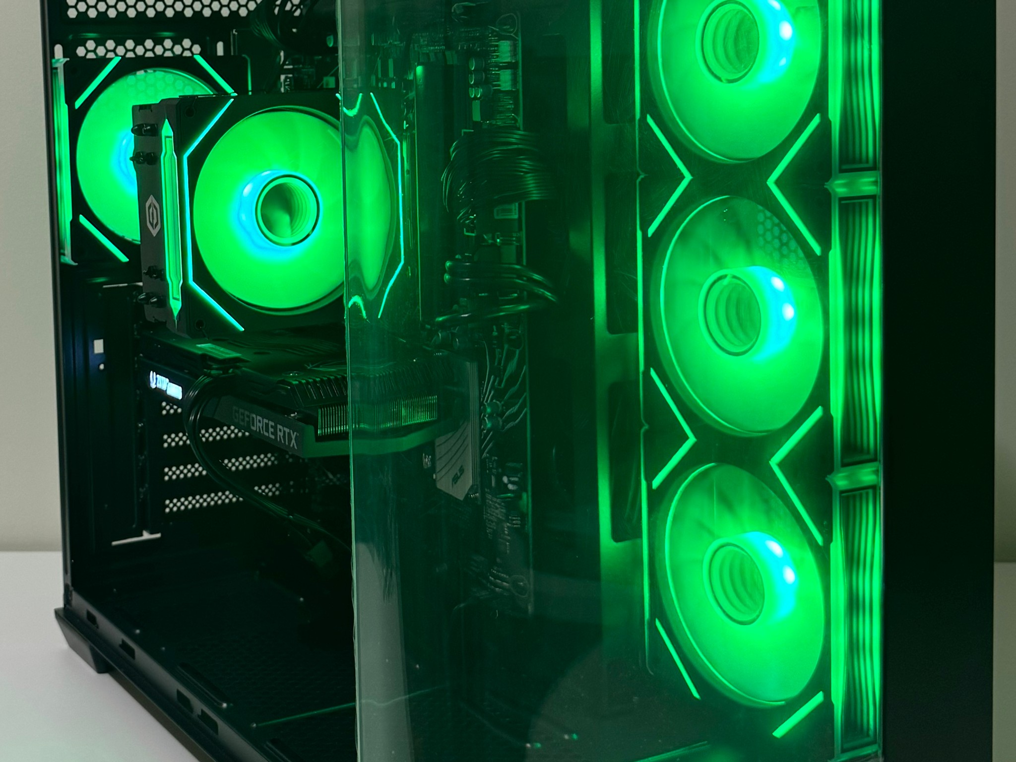AMD Ryzen 5 8400F 32GB DDR5 RAM GeForce RTX 3060 Ti WD Black SN850X 1TB NVMe SSD AM5 Gaming PC
