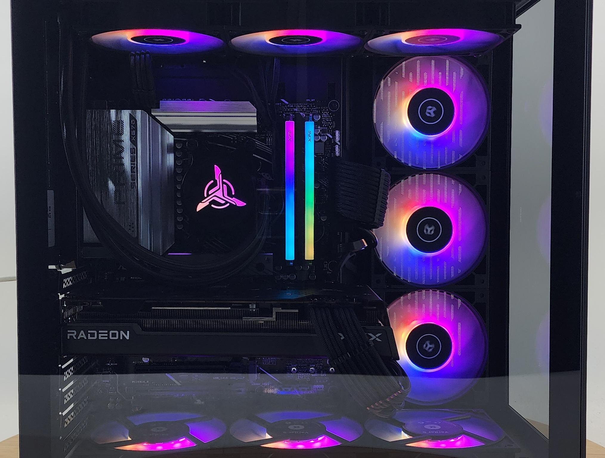 Gaming PC Ryzen 7 9700X 32GB RAM 1TB SSD RX 7800 XT 16GB Windows 11 PC