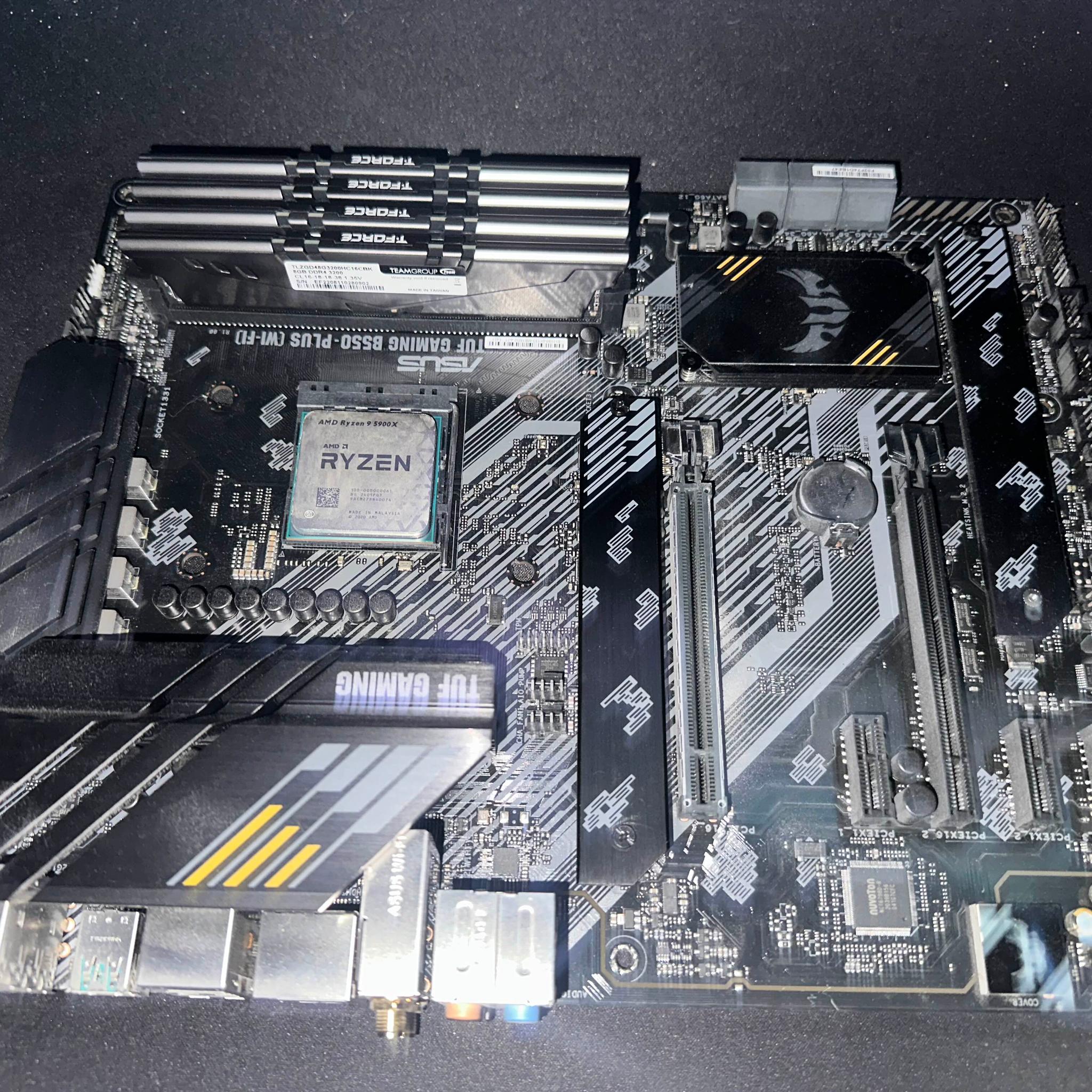 Bundle Pre-Owned ASUS TUF GAMING B550-PLUS WiFi, Ryzen 9 5900X