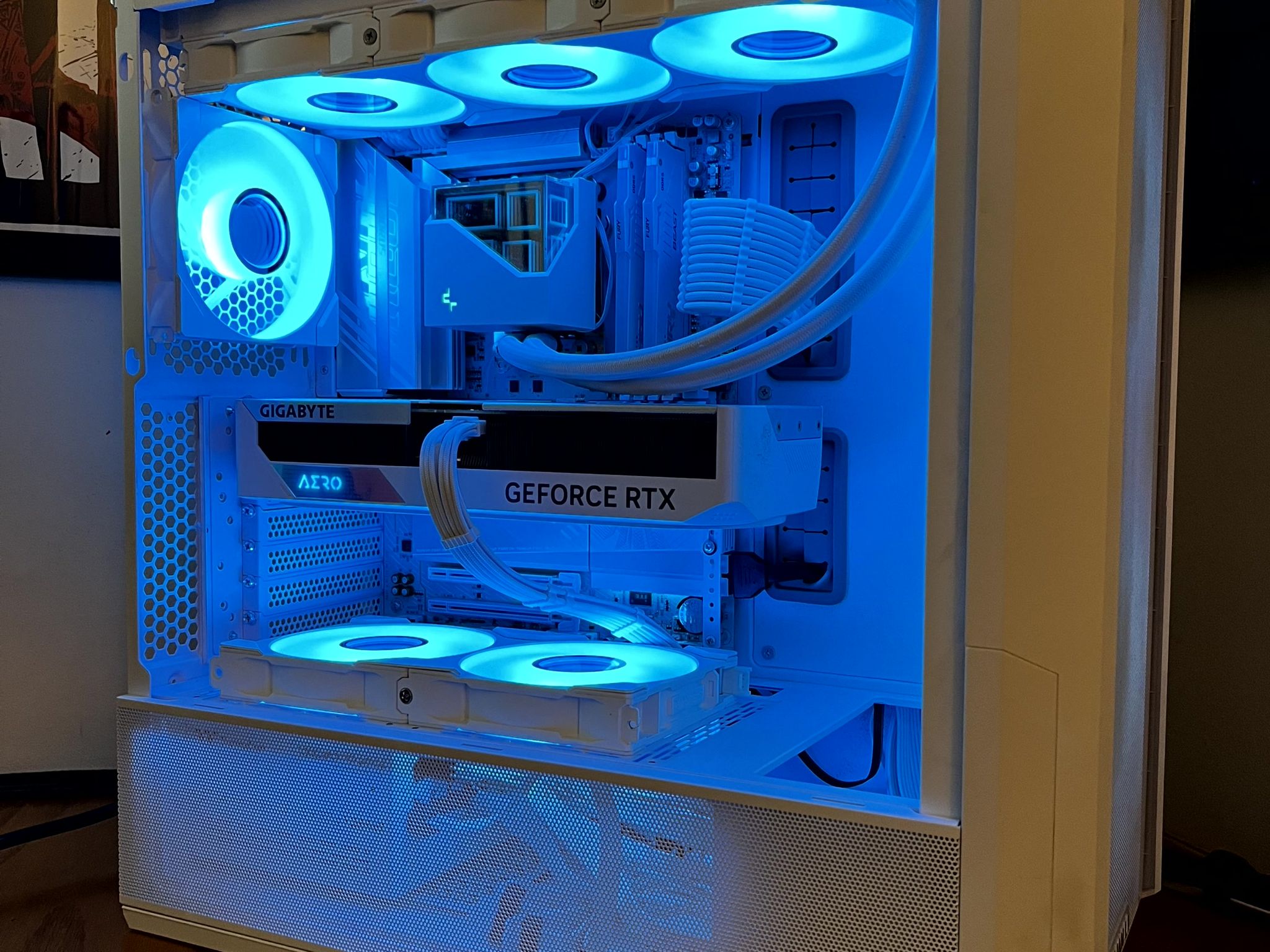 Arctic Wolf - Ryzen 7 7800X3d | Nvidia 4070 OC 12GB | 32GB @6000 MT/sec | 4TB NVME | 1000W Gold PSU