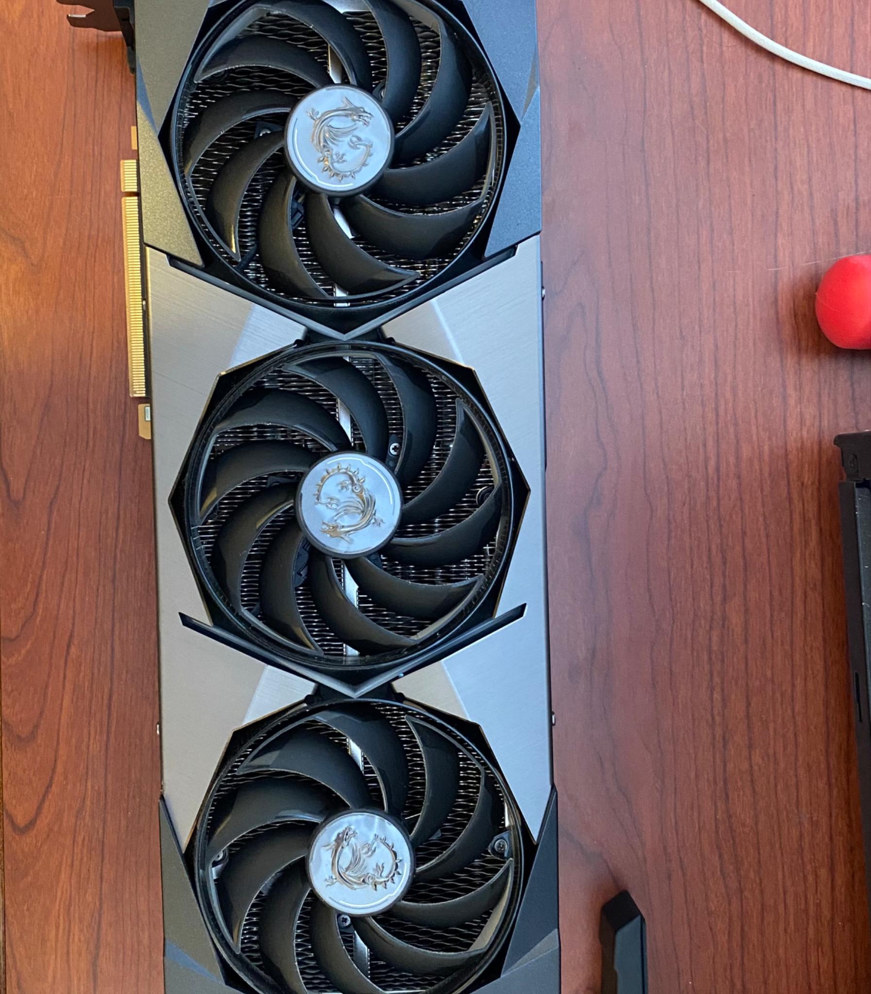 GeForce RTX™ 3090 Ti SUPRIM X 24G