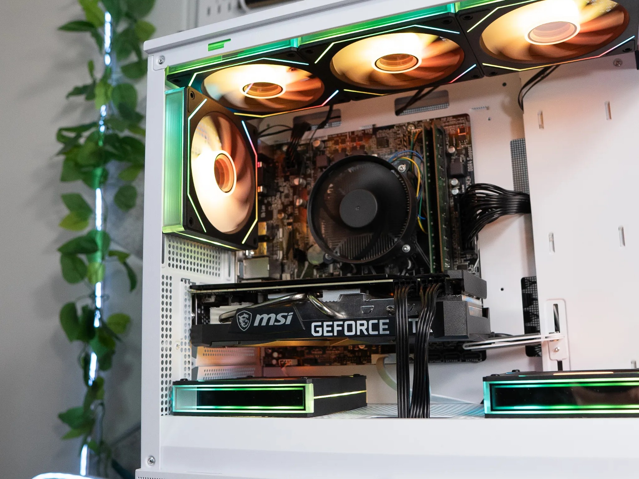 ❄️🌨 | MSI GeForce RTX 3070 8GB | RYZEN 7 5700G | 32GB DDR4 RAM | 1TB NVME + 2TB HD | Arctic Borealis