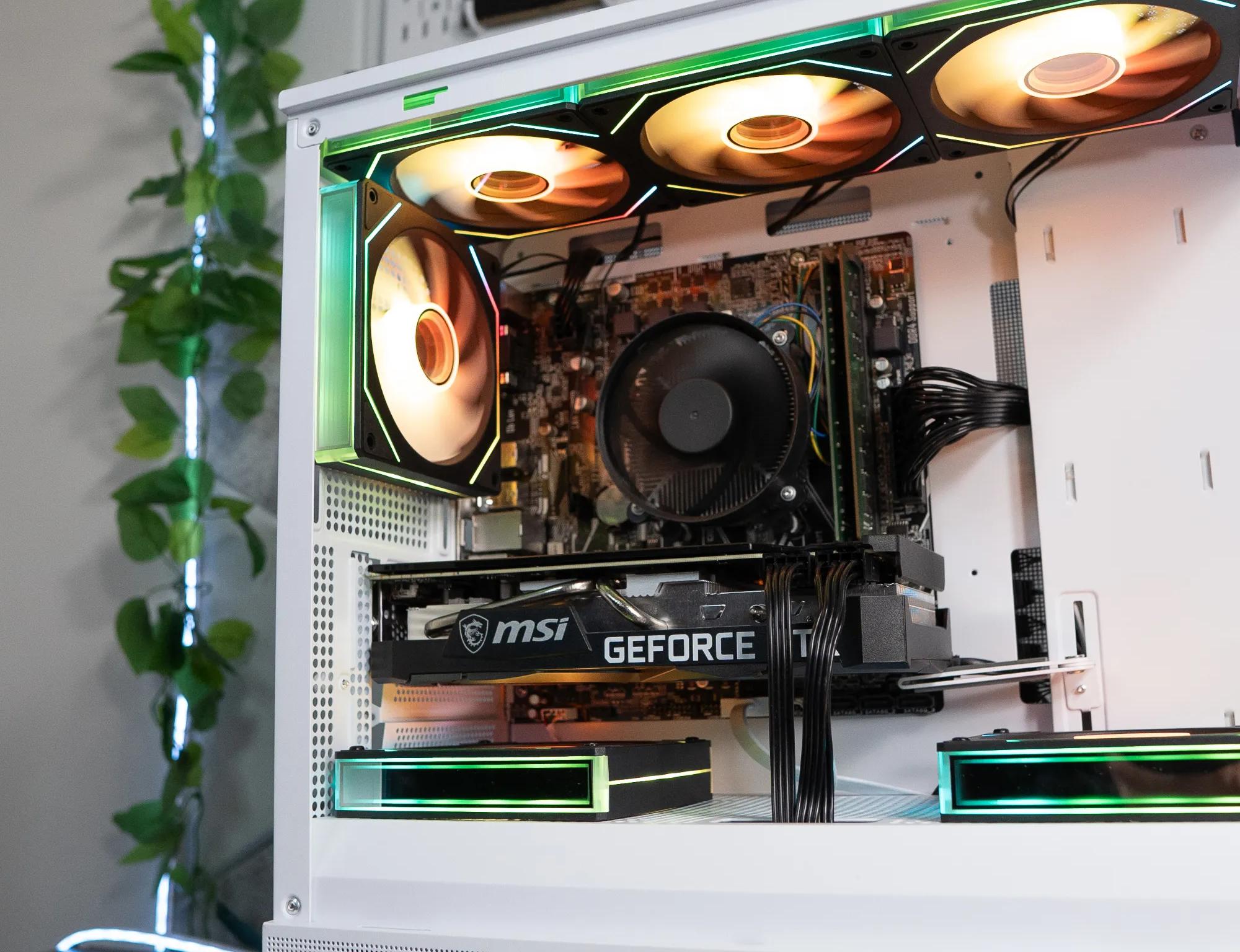 ❄️🌨 | MSI GeForce RTX 3070 8GB | RYZEN 7 5700G | 32GB DDR4 RAM | 1TB NVME + 2TB HD | Arctic Borealis