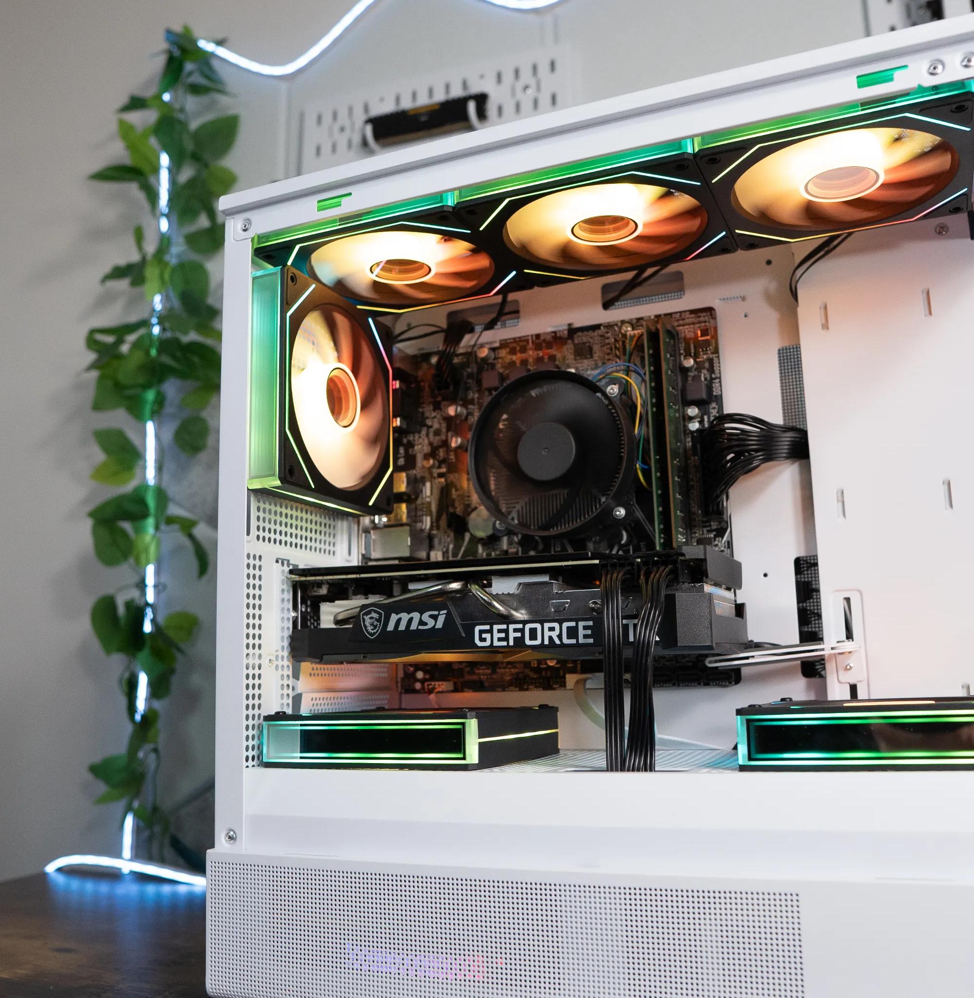 ❄️🌨 | MSI GeForce RTX 3070 8GB | RYZEN 7 5700G | 32GB DDR4 RAM | 1TB NVME + 2TB HD | Arctic Borealis