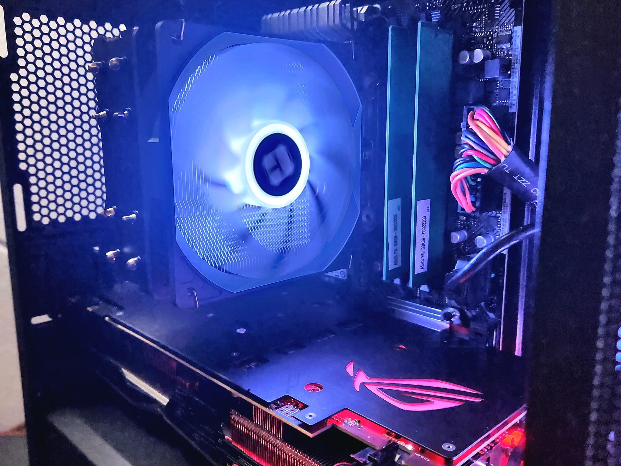 "1080p Beast" GTX 1070TI | Ryzen 7 2700 | 16GB DDR4 | 512GB SSD | WIFI+BT
