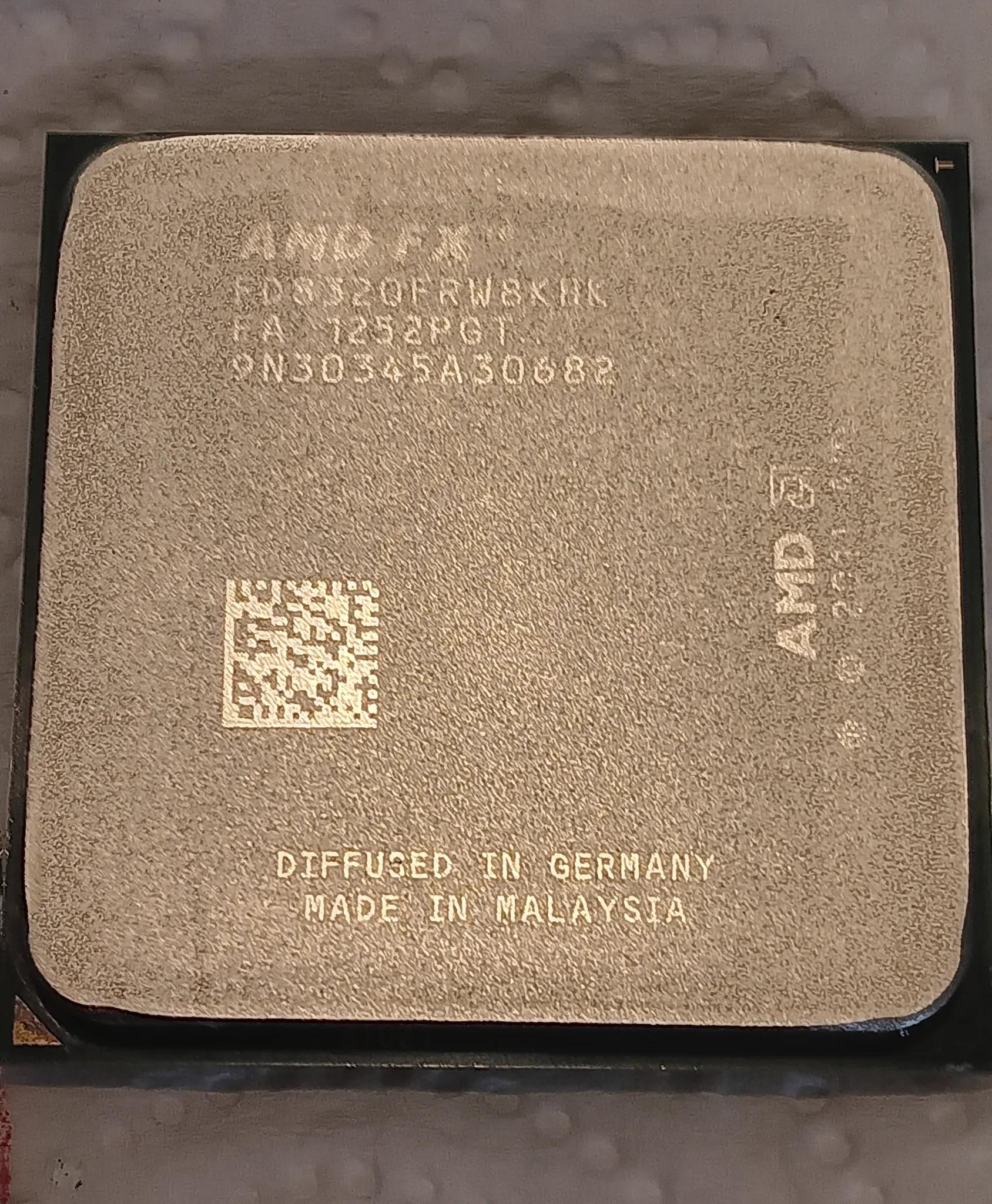 Gigabyte GA-78LMT-S2P - AMD FX 8320 - 8GB RAM - CPU Cooler - GTX-260 GPU