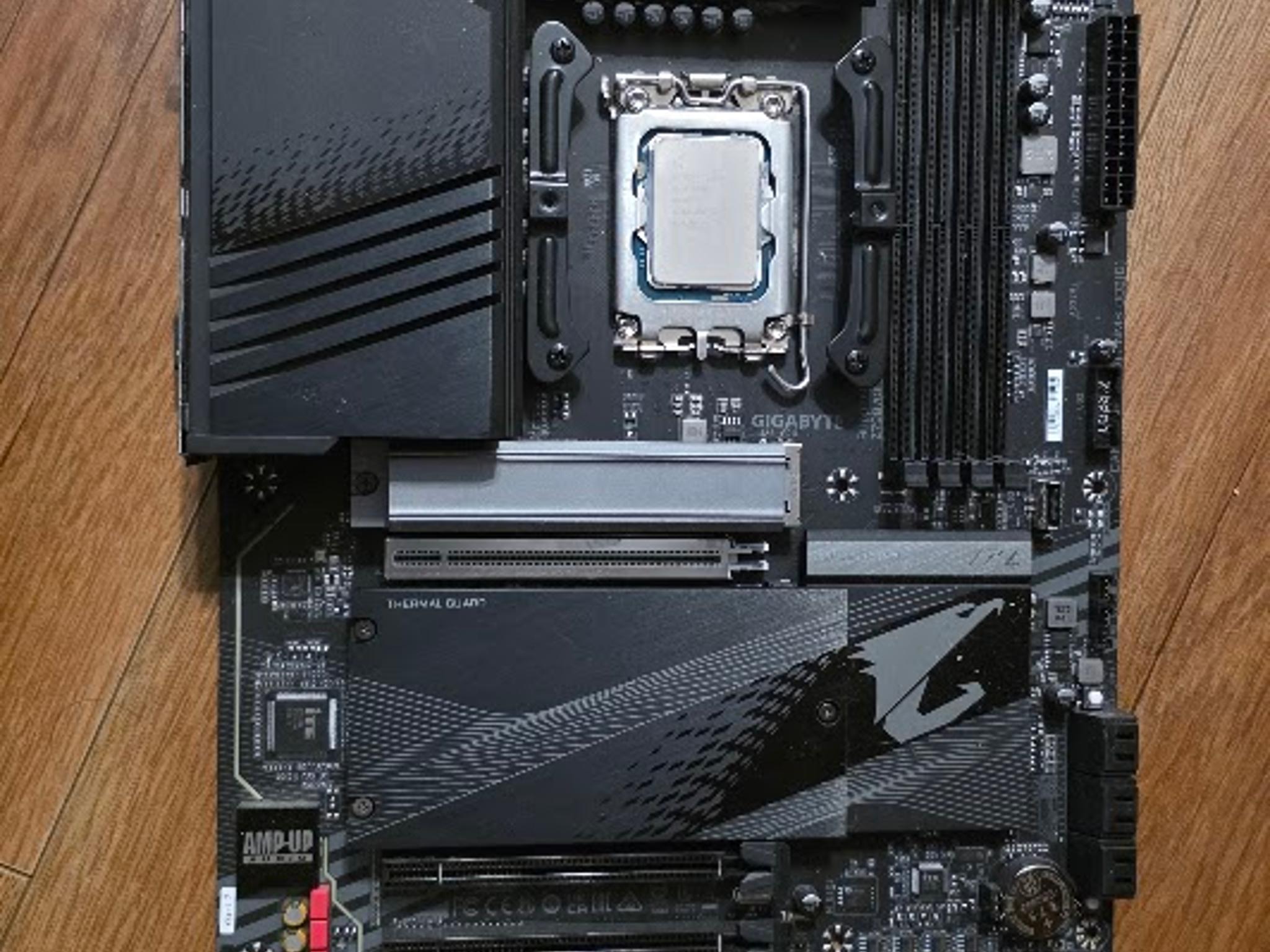 Used Intel Core i5 13600K + Gigabyte Aorus Elite AX Z790 (Missing GPU PCIE lock)
