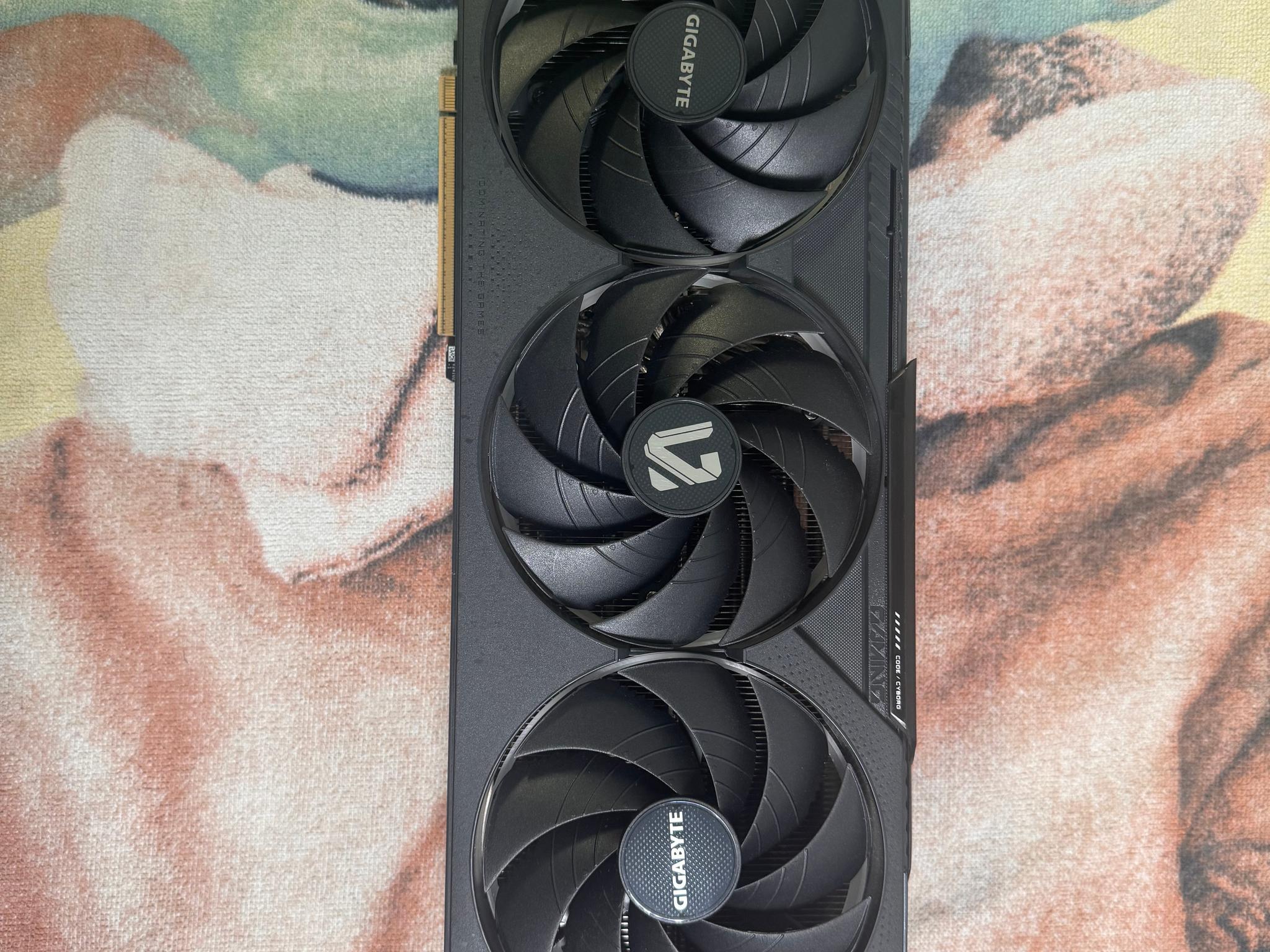 GIGABYTE GeForce RTX 5080 GAMING OC 16G