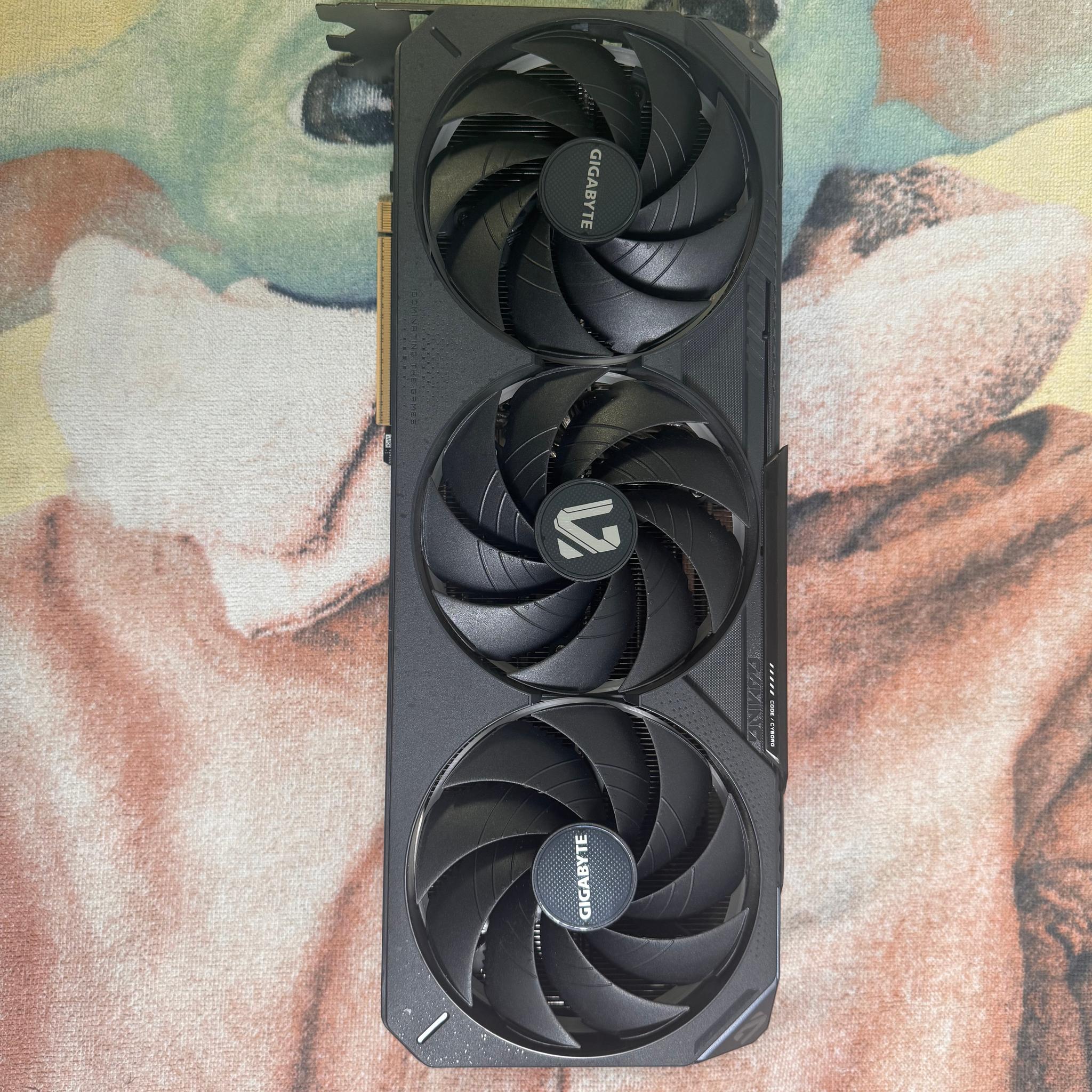 GIGABYTE GeForce RTX 5080 GAMING OC 16G