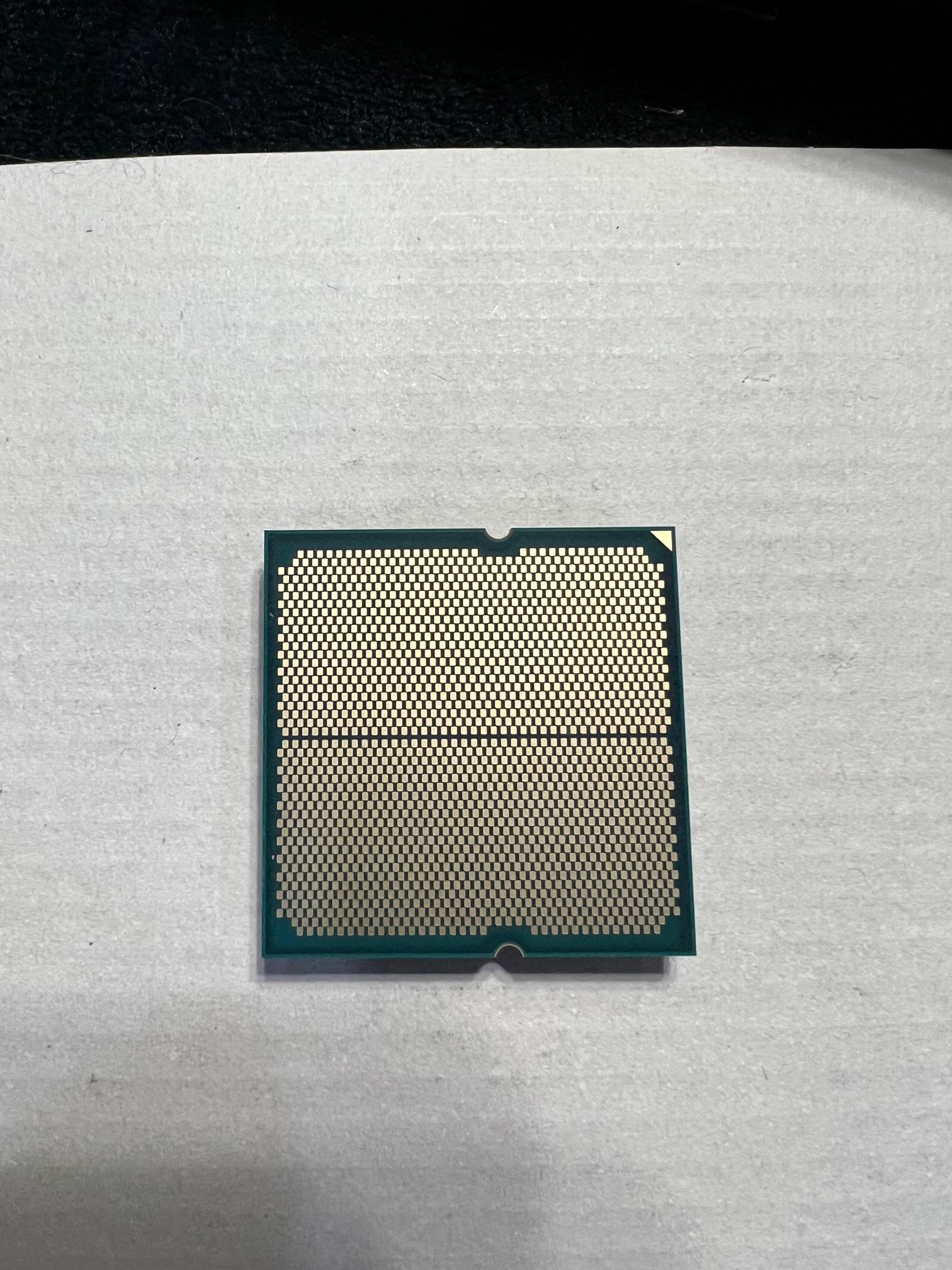 AMD Ryzen™ 7 7700X 8-Core, 16-Thread Unlocked Desktop Processor