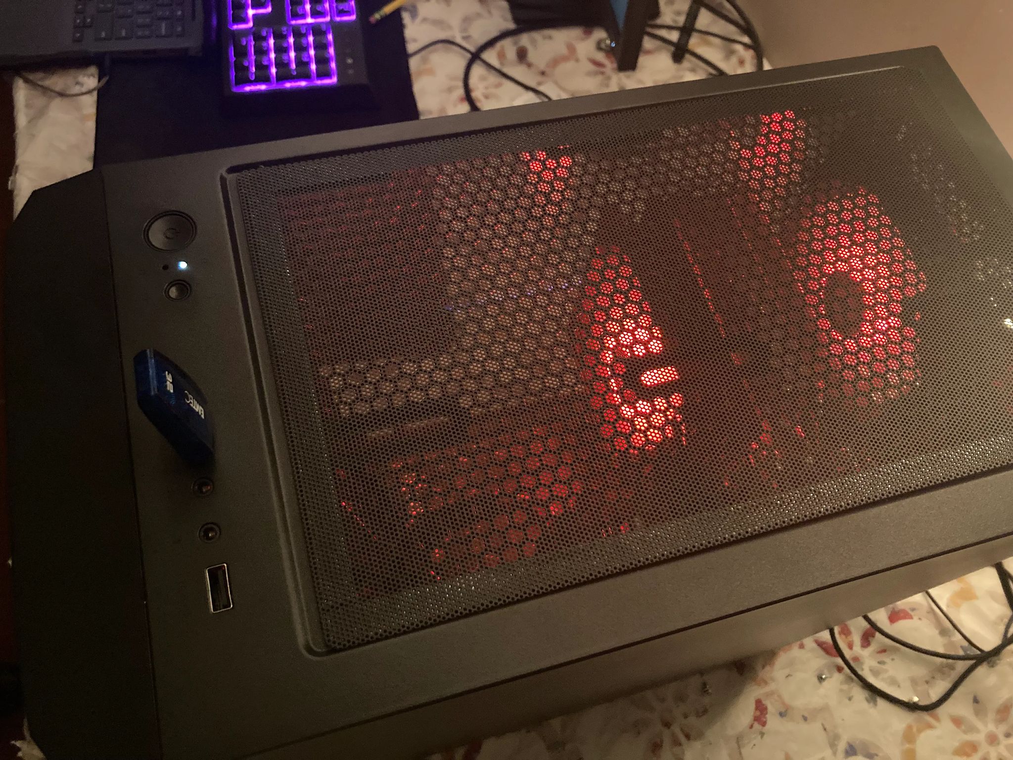 RED RYZEN 5 GTX 1070 BUDGET GAMING PC CLEAN AESTHETIC