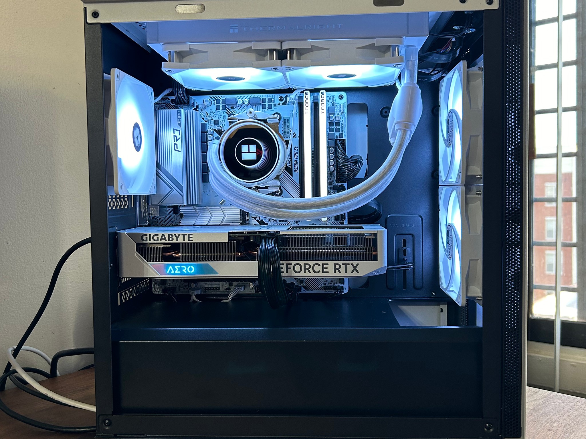 **SALE** RTX 4060ti 16GB | Ryzen 5 5600 | 32GB DDR4 | 1TB SSD | The Mid-Range Beast V14