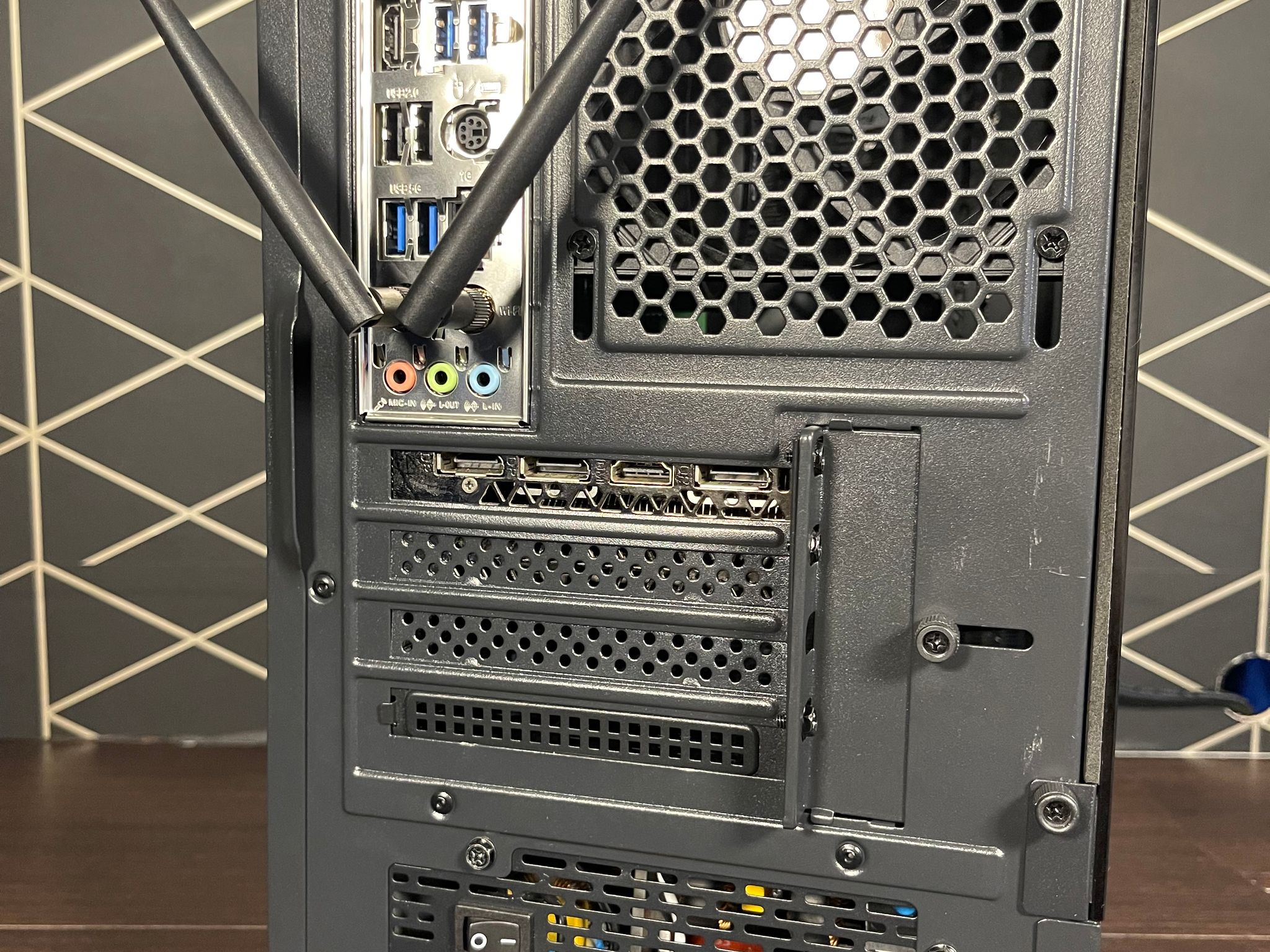 Budget PC/ RTX 2060/ Ryzen 7 1700X/ 16gb/ 1128Gb Storage