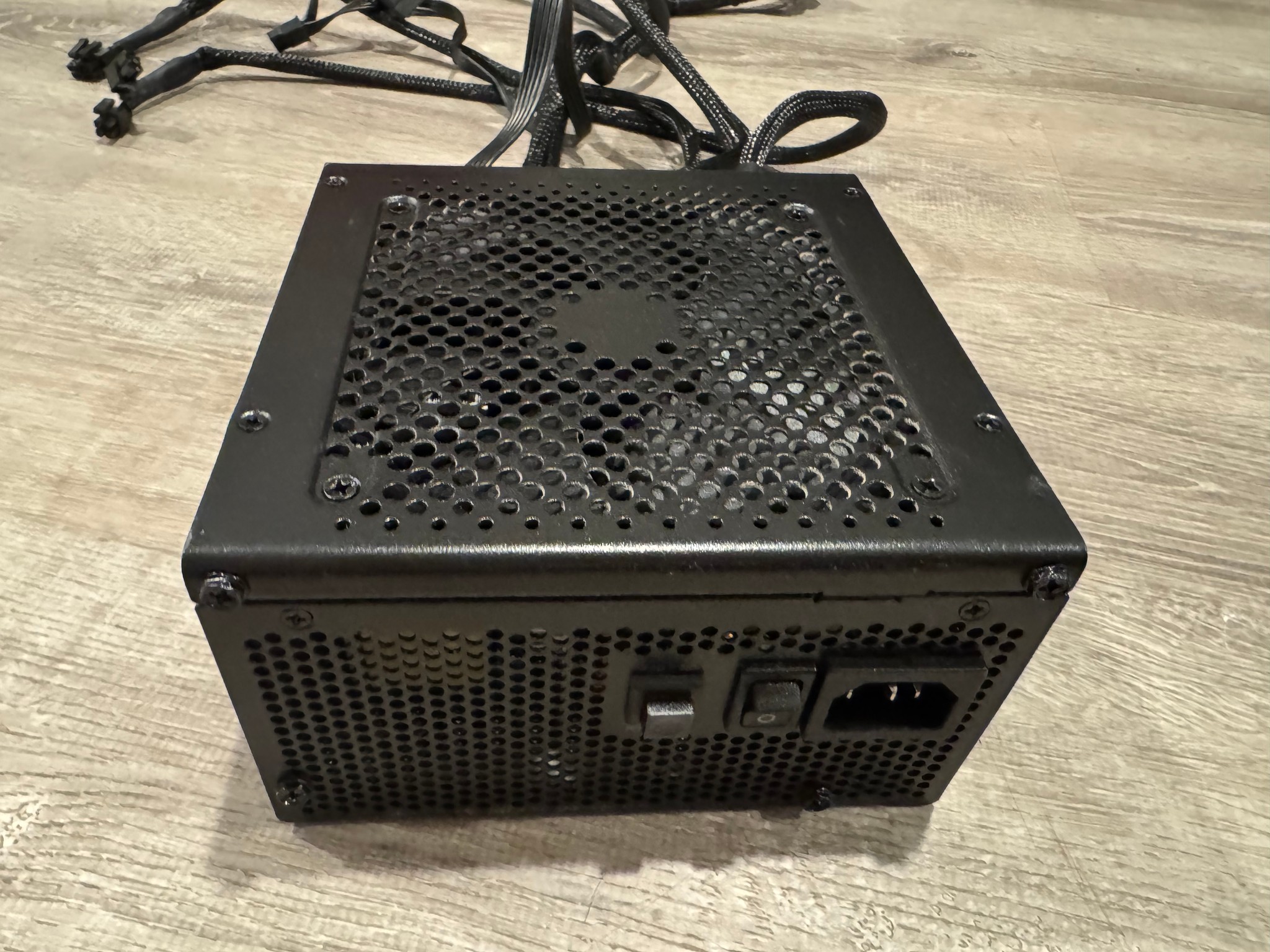 NZXT C750 - 750W 80+ Gold Fully Modular Power Supply (PSU)