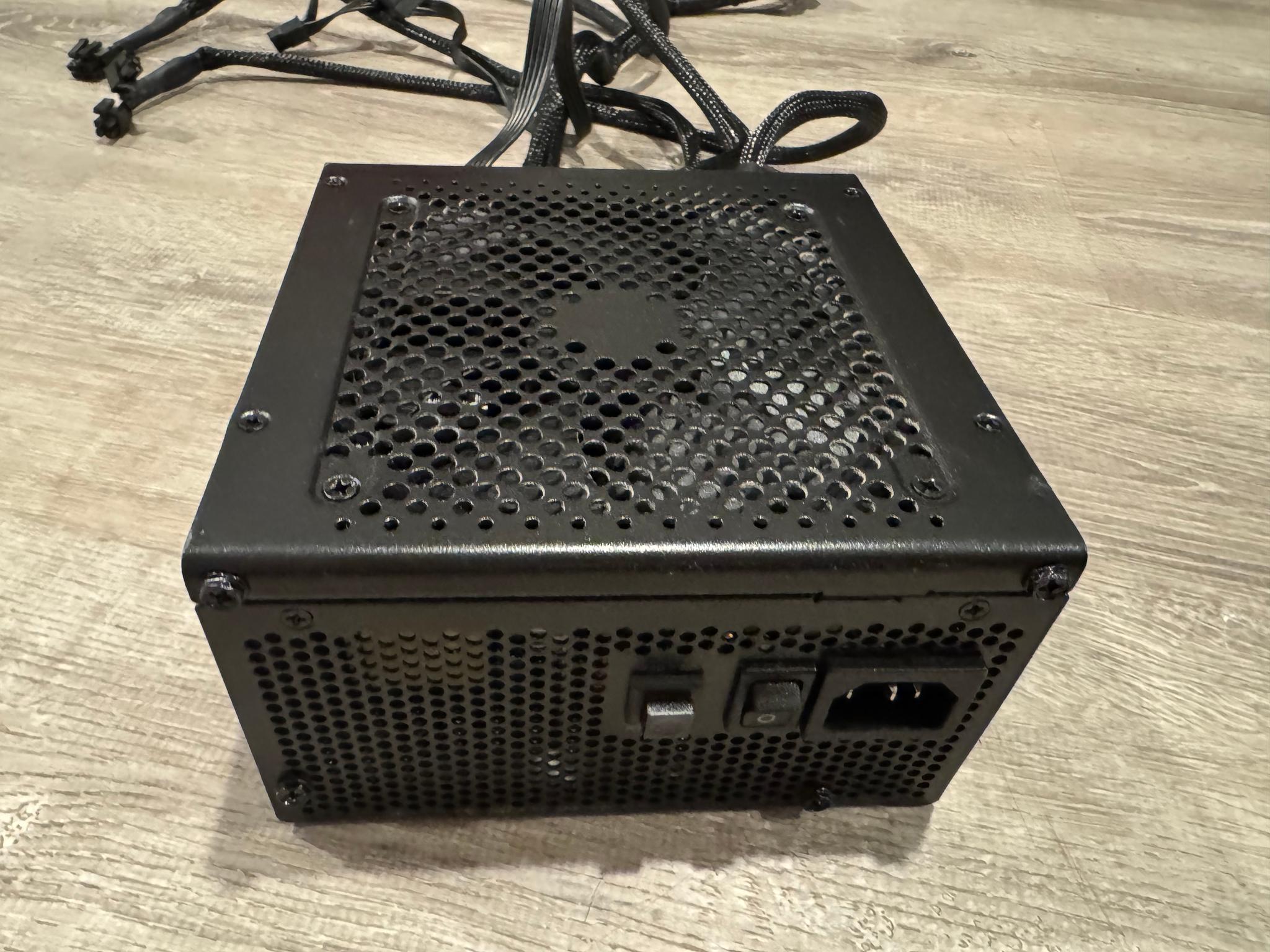 NZXT C750 - 750W 80+ Gold Fully Modular Power Supply (PSU)