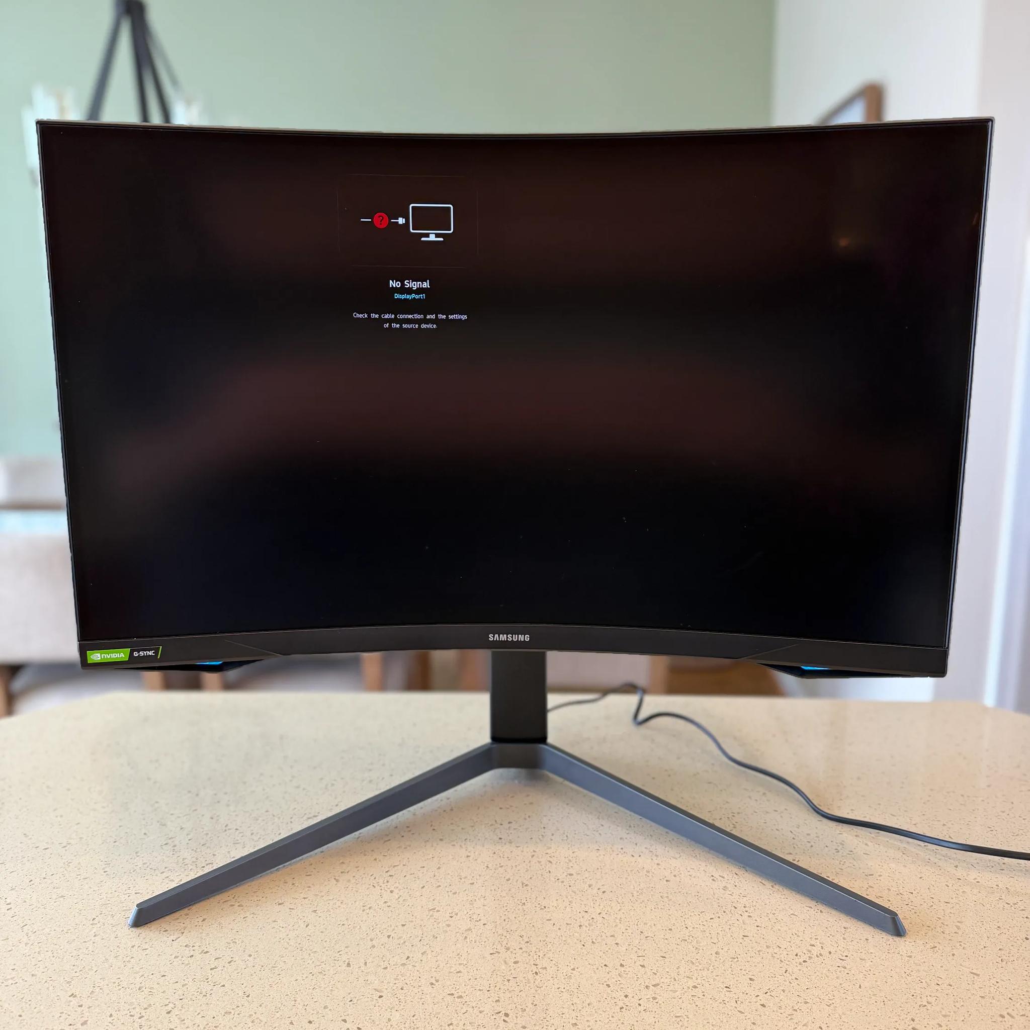 Samsung Odyssey G7 (C27G75TQSN) WQHD 240Hz, 1ms w/1000R Curvature