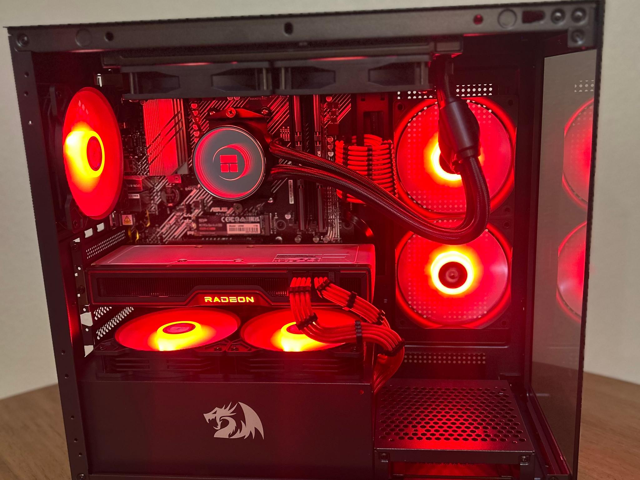 AMD Radeon 6700XT 12GB Ryzen 5 5600 16GB RAM 1TB m.2 SSD ARGB gaming beast