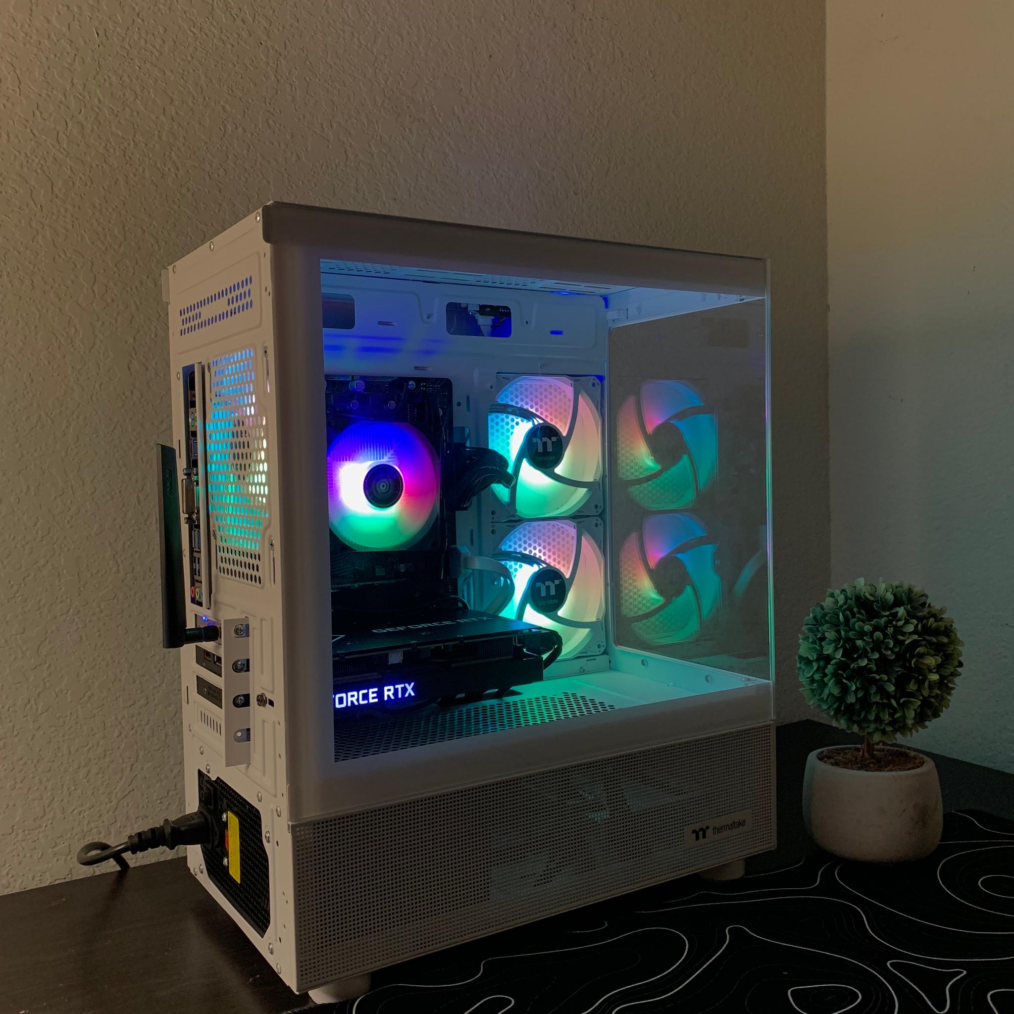 Black and White pc  (3060TI,  Ryzen 5 5400)