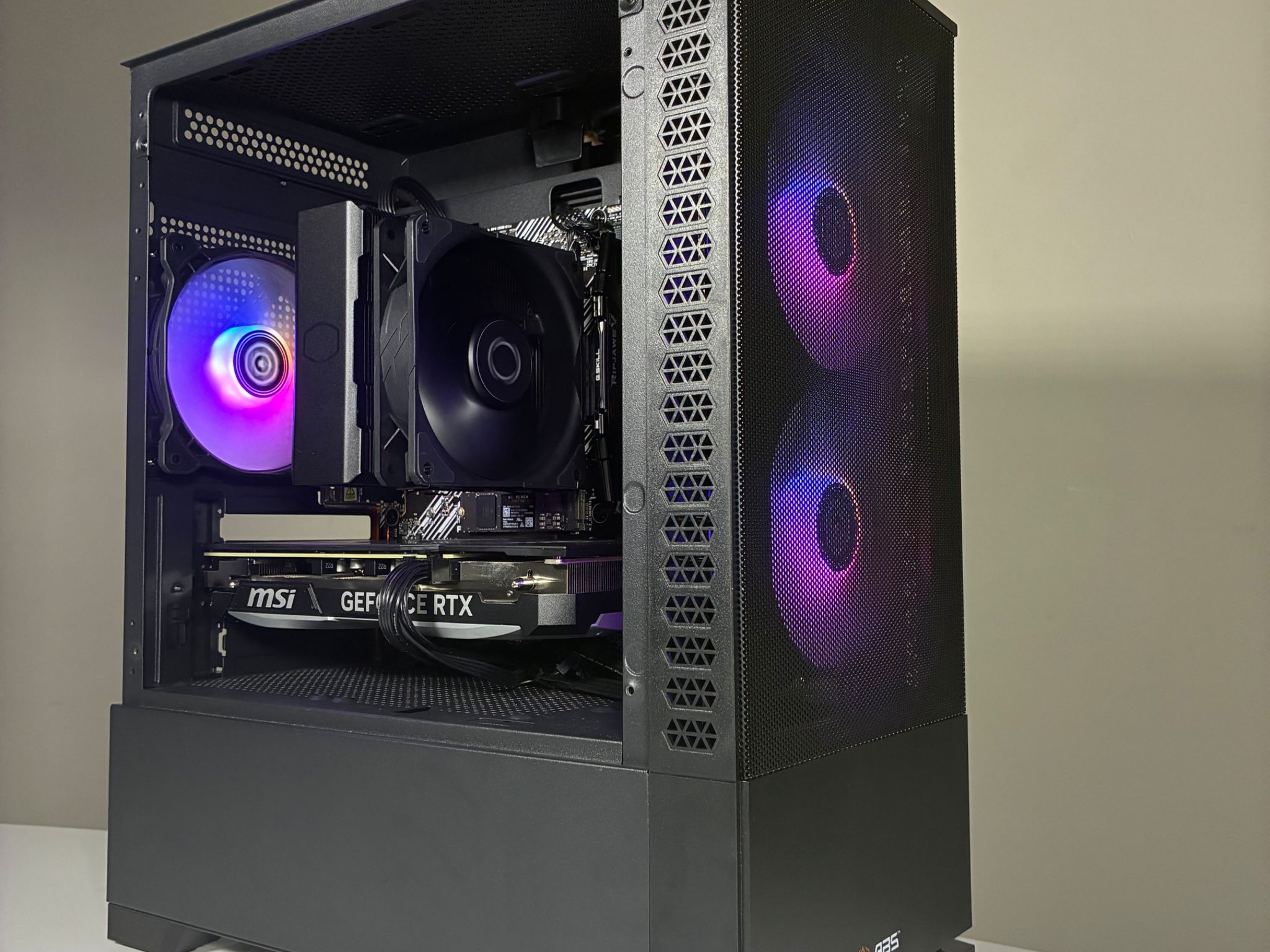 RTX 4070 | Ryzen 5 5600X | 32 GB RAM | 1 TB SSD | 1440p Ultra Gaming PC