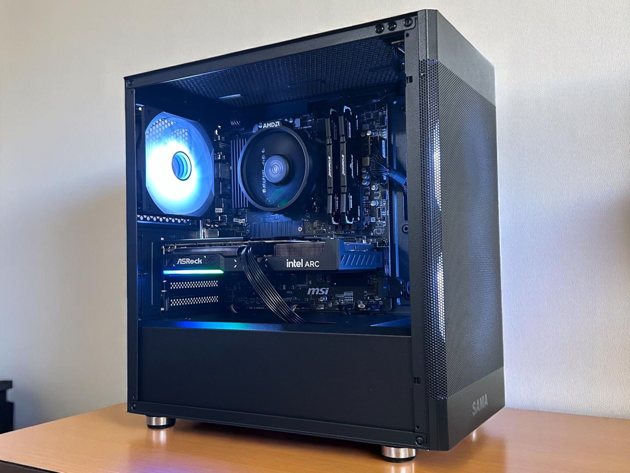 ARC B570 10GB | Ryzen 5 5500 | 32GB DDR4 | 1TB NVMe | The Arc Sentry