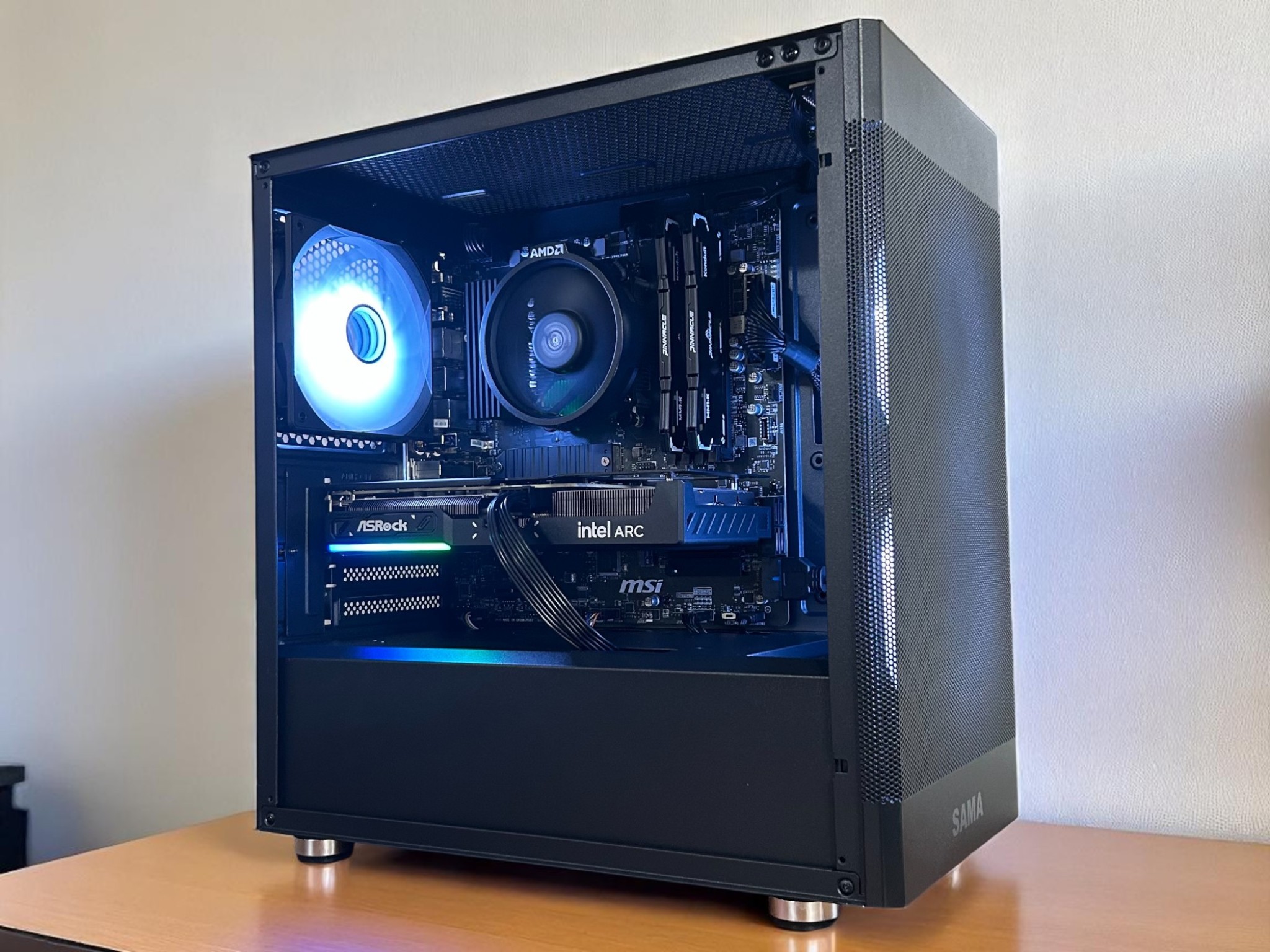 ARC B570 10GB | Ryzen 5 5500 | 32GB DDR4 | 1TB NVMe | The Arc Sentry