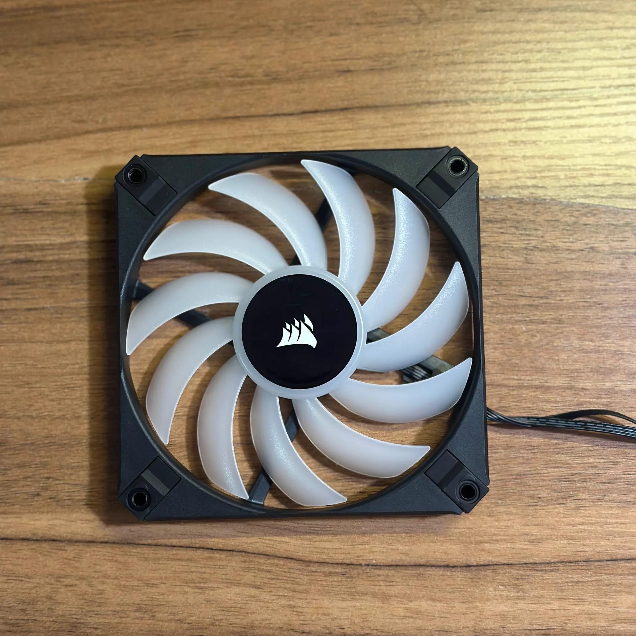 Corsair AF120 RGB SLIM 120mm RGB Fan