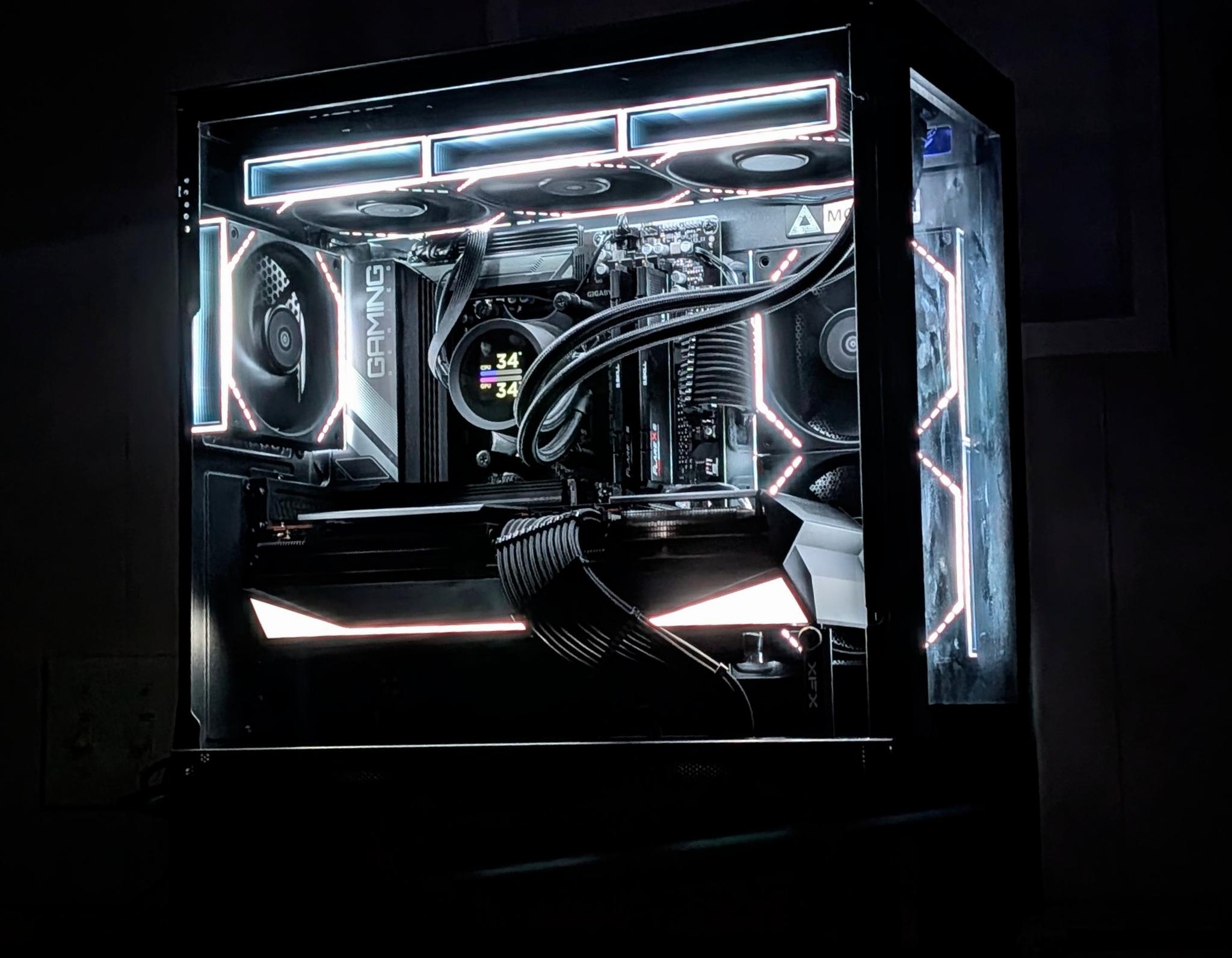 ⚫ ⚡High-End Gaming PC  Ryzen 7 7800X3D • RX 9070 XT Mercury • 32GB DDR5 • 2TB Gen4