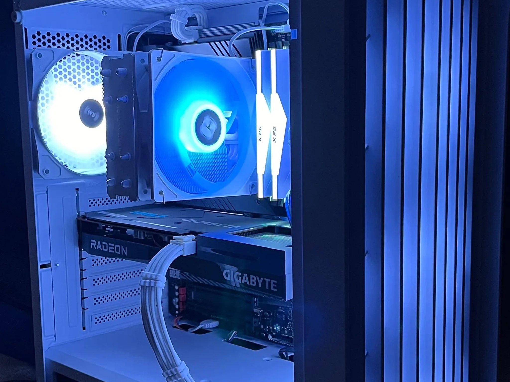 ⚪🔵DAYBREAK🔵⚪1080P Gaming and Streaming PC | AMD RX 6600, Intel Core i5, 16GB RAM, 512 NVME, 1TB SSD