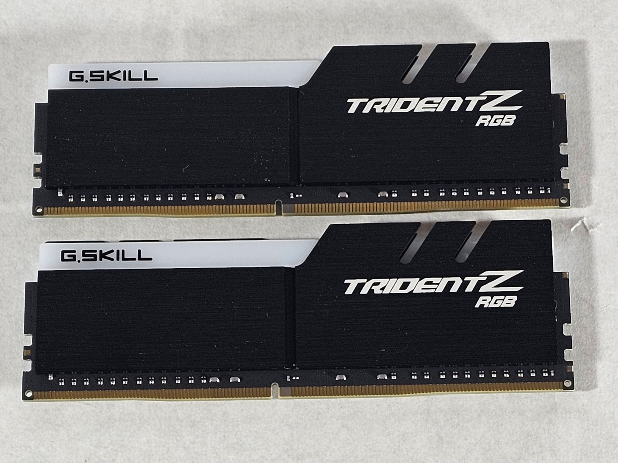 32GB DDR4 (2x16GB) 486 CL16 3200MT/s G.Skill Trident Z