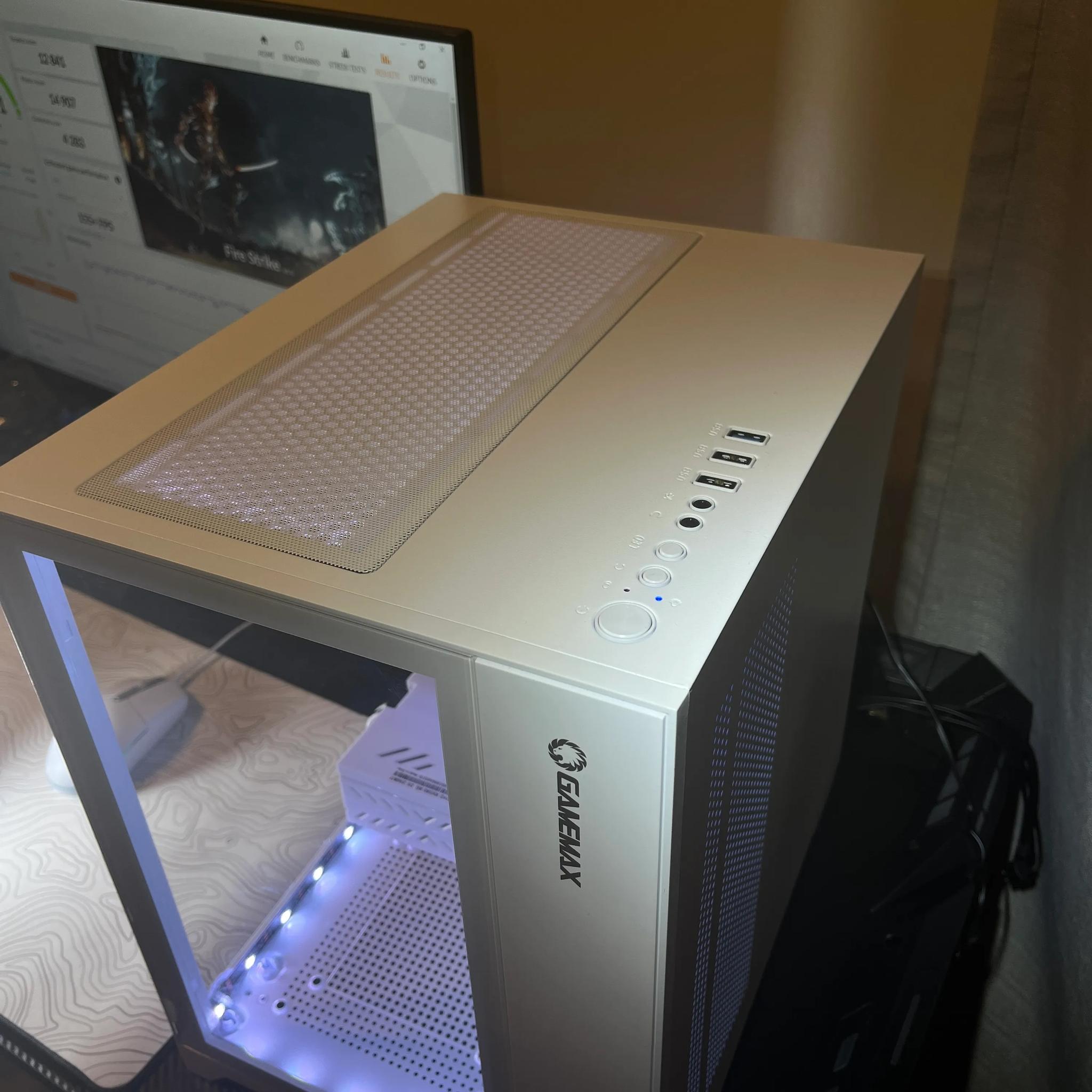 ⬜ White and RGB Gaming PC | Intel Xeon E5-2670 v3 & RX 580